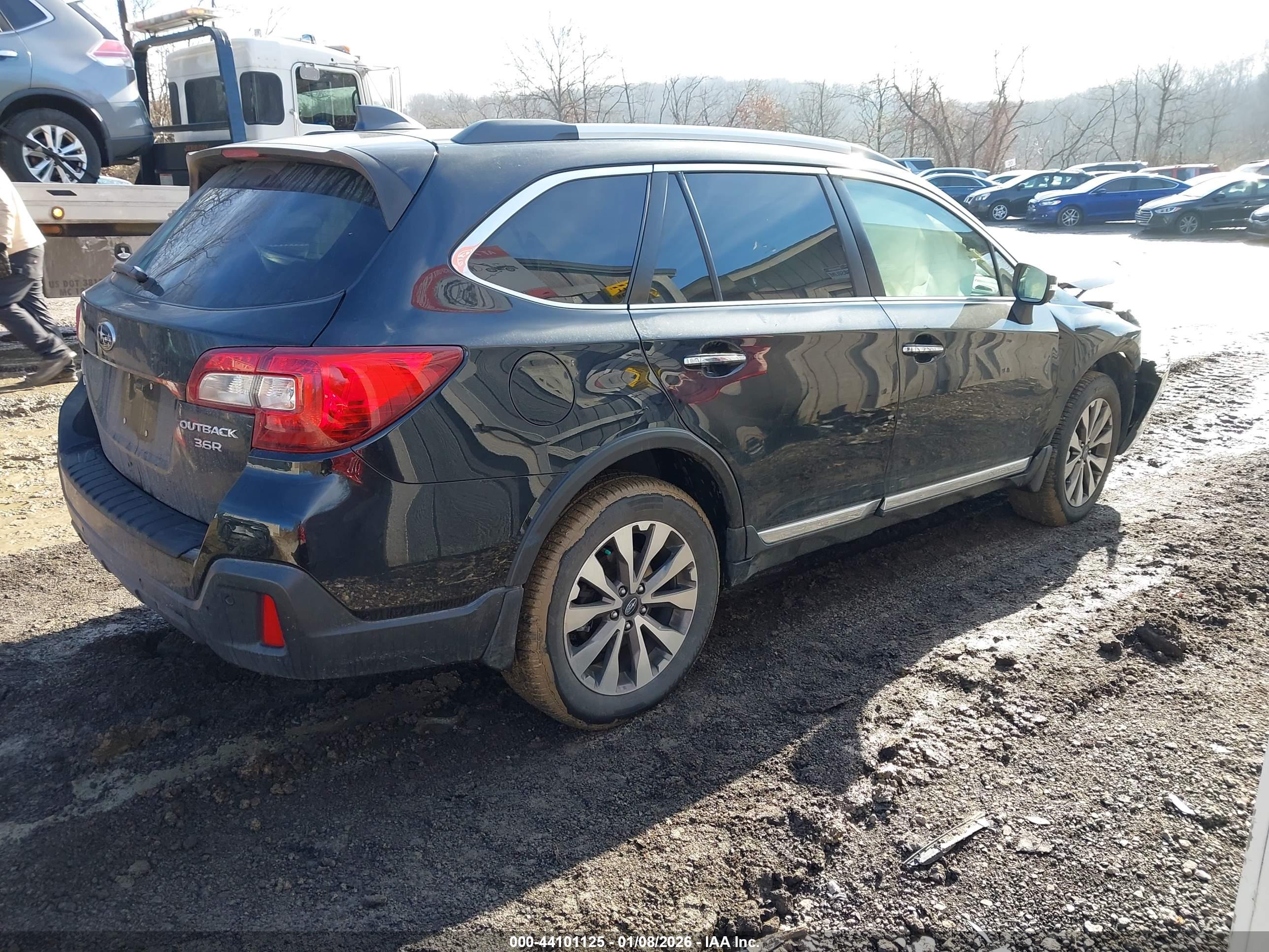 SUBARU OUTBACK image 4
