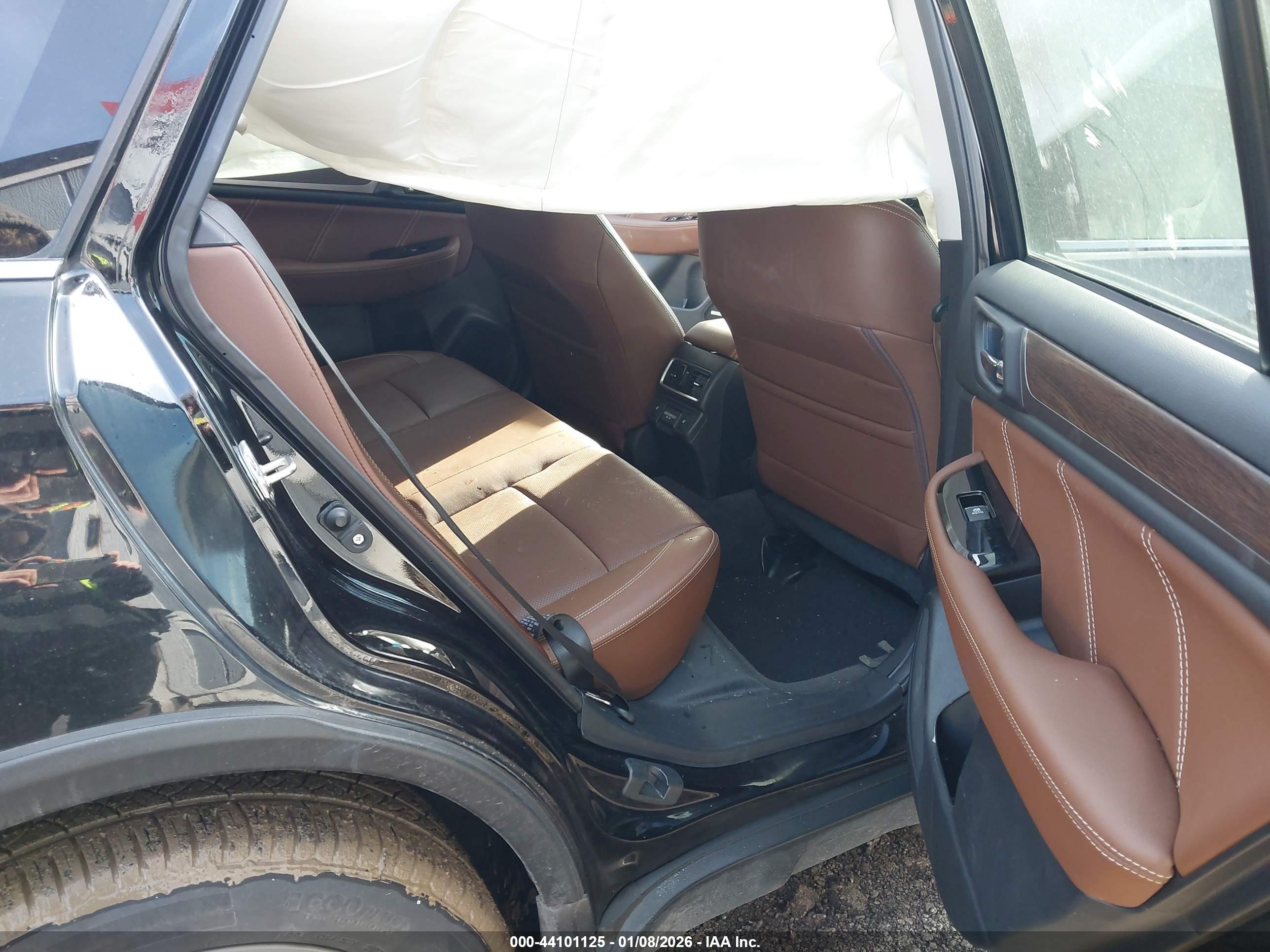 SUBARU OUTBACK image 8