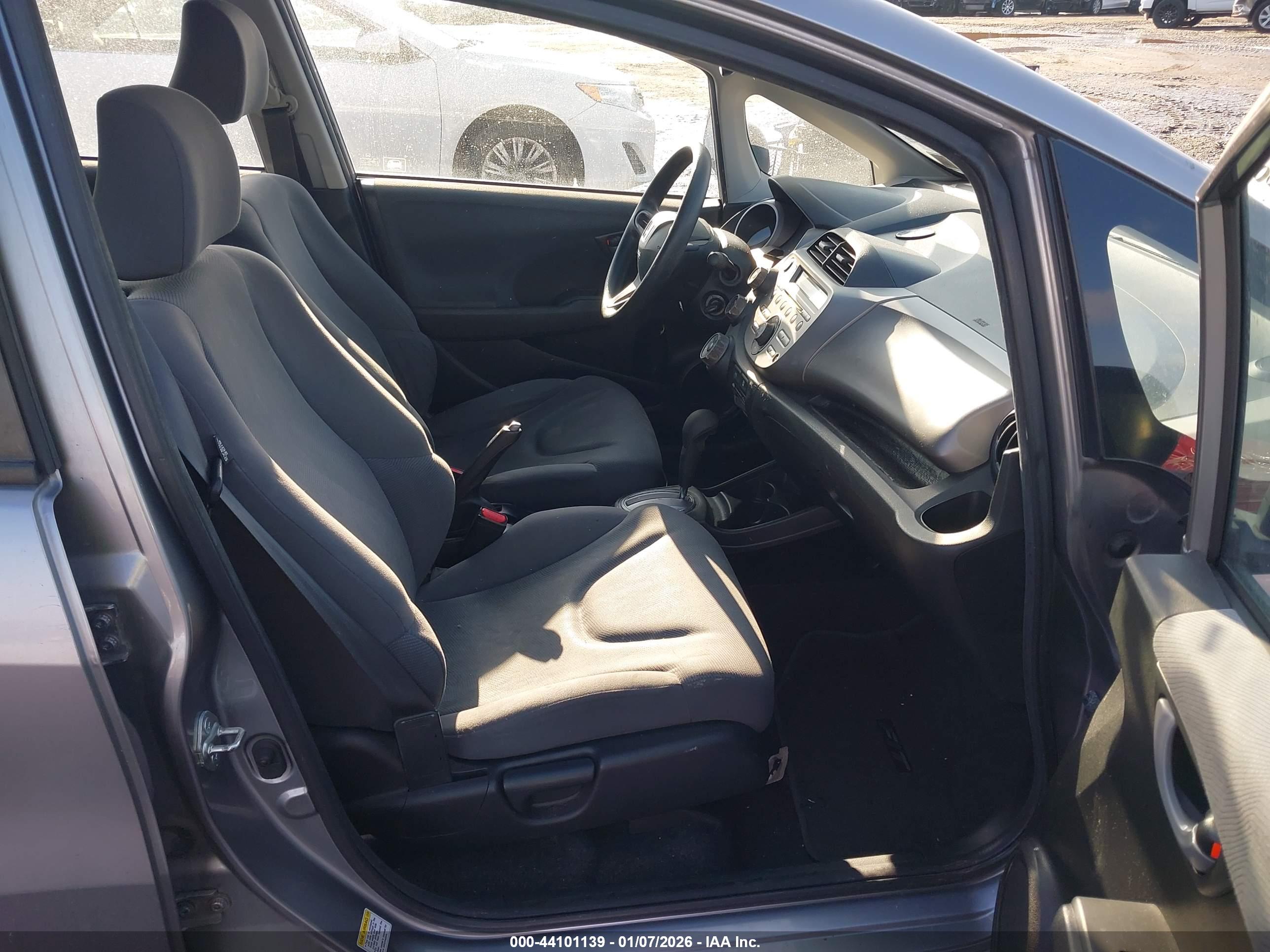 HONDA FIT image 5
