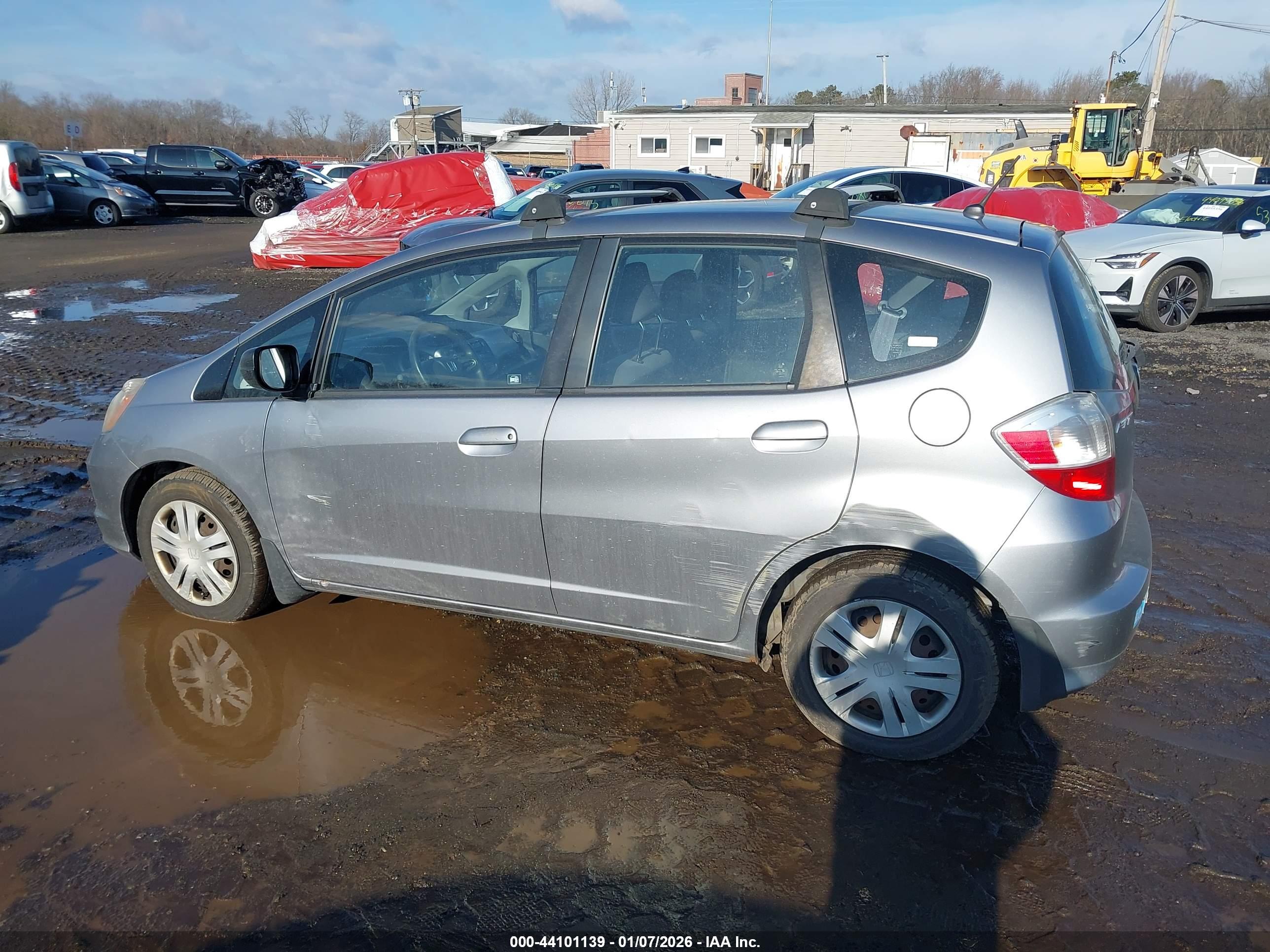 HONDA FIT image 6