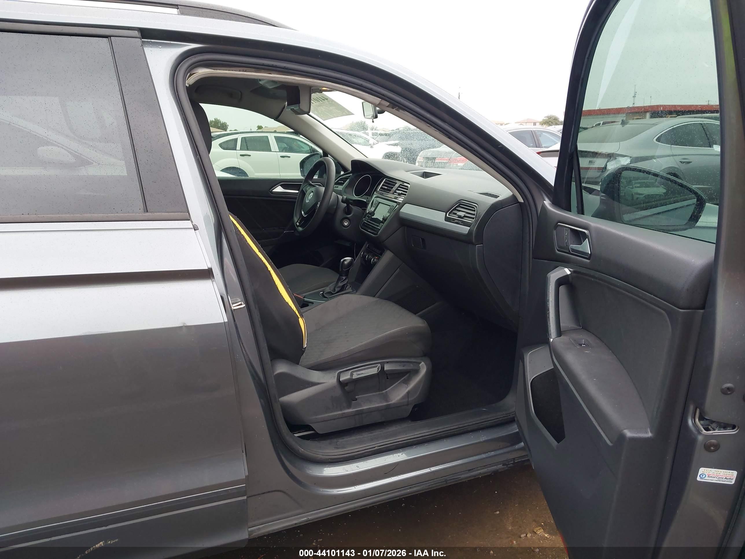 VOLKSWAGEN TIGUAN image 5