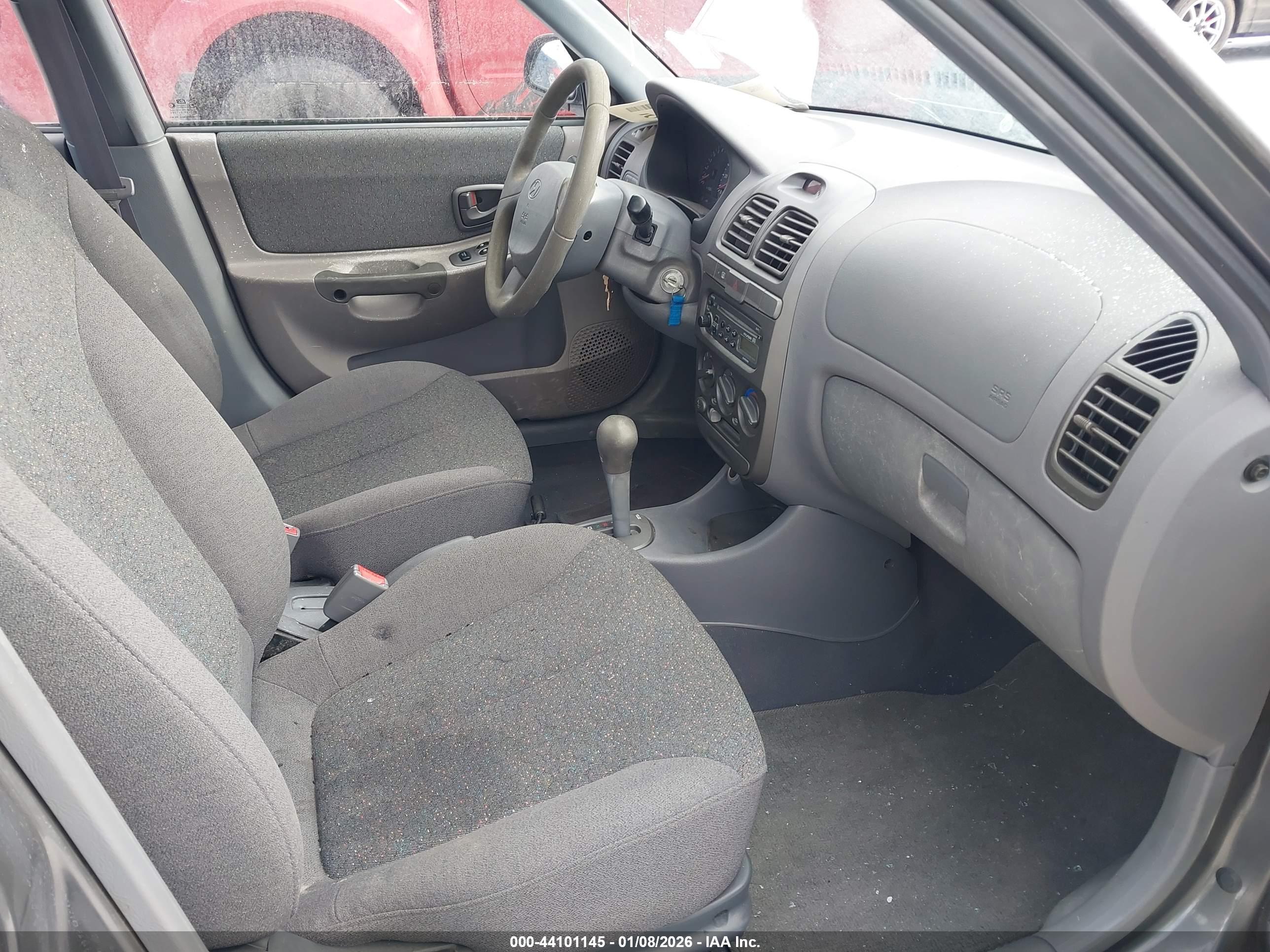HYUNDAI ACCENT image 5
