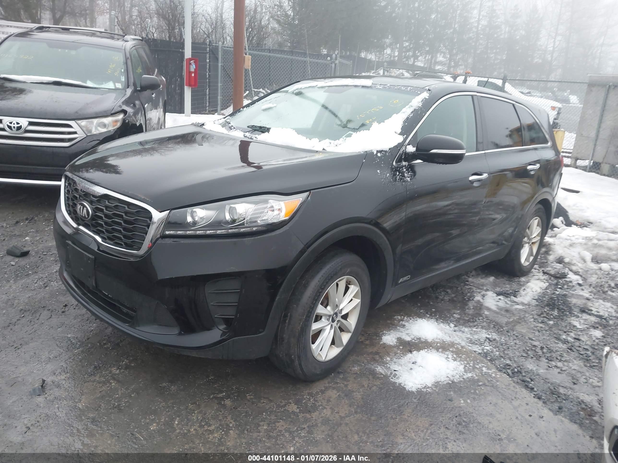 KIA SORENTO image 2