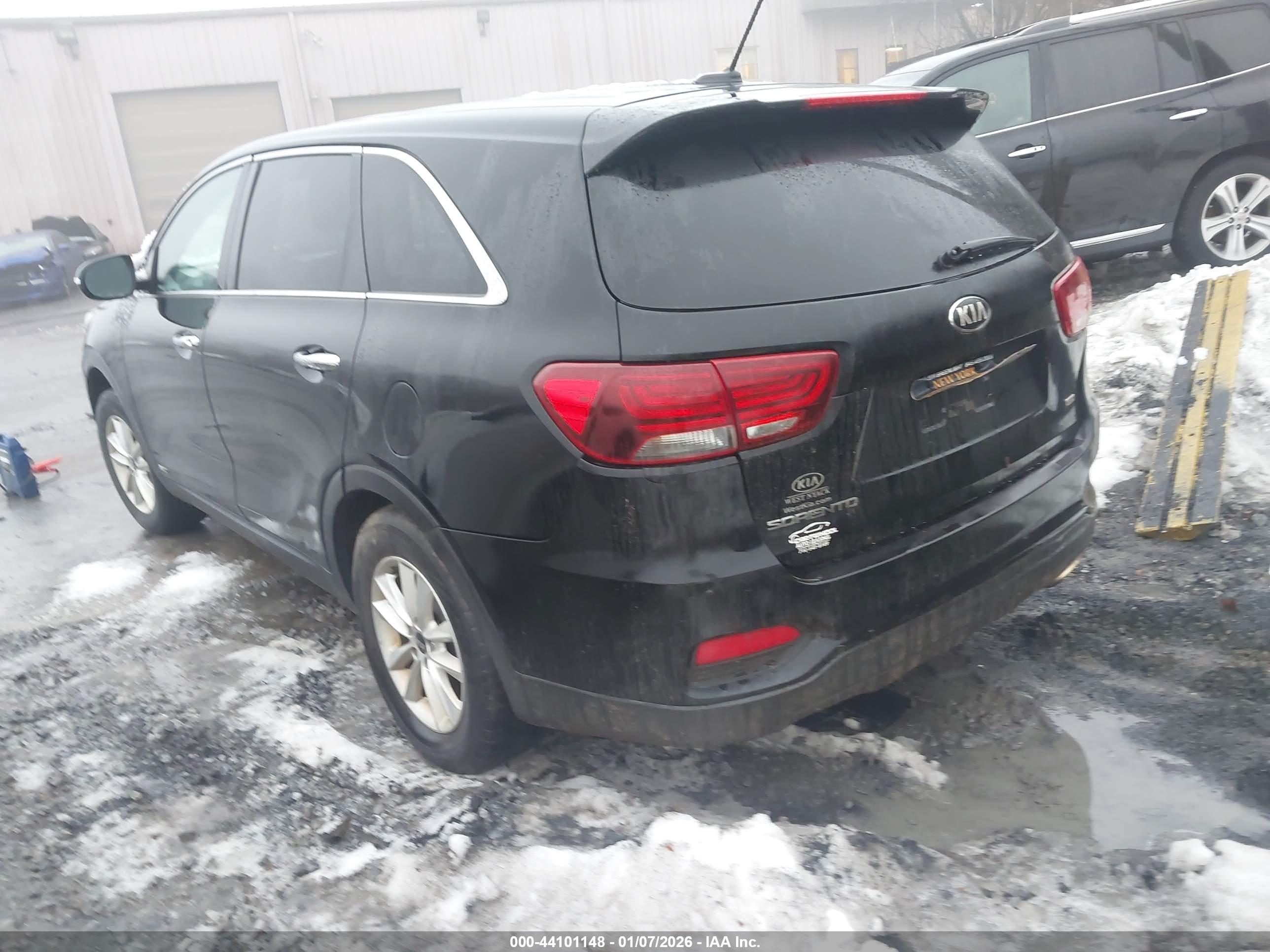 KIA SORENTO image 3