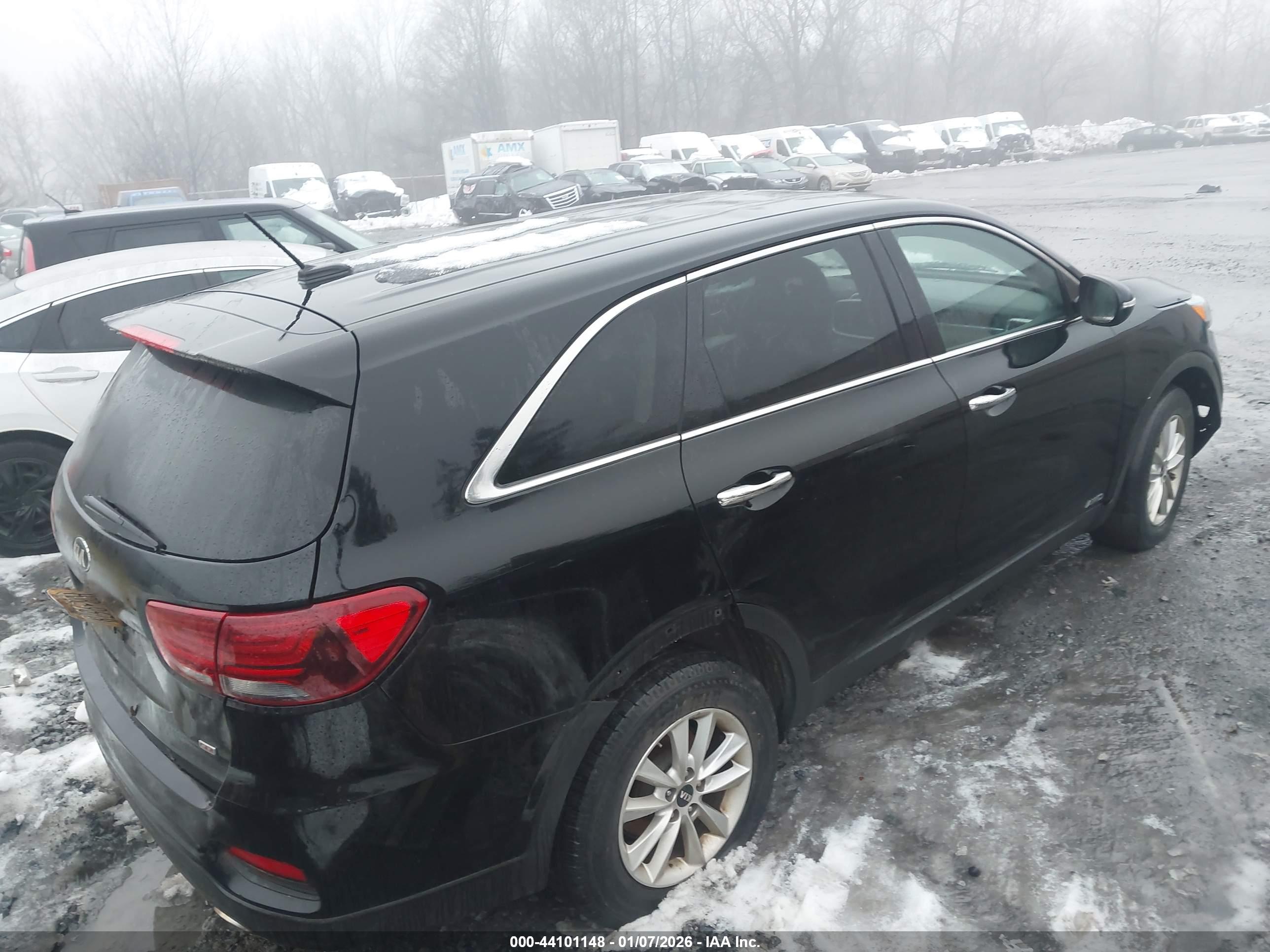 KIA SORENTO image 4