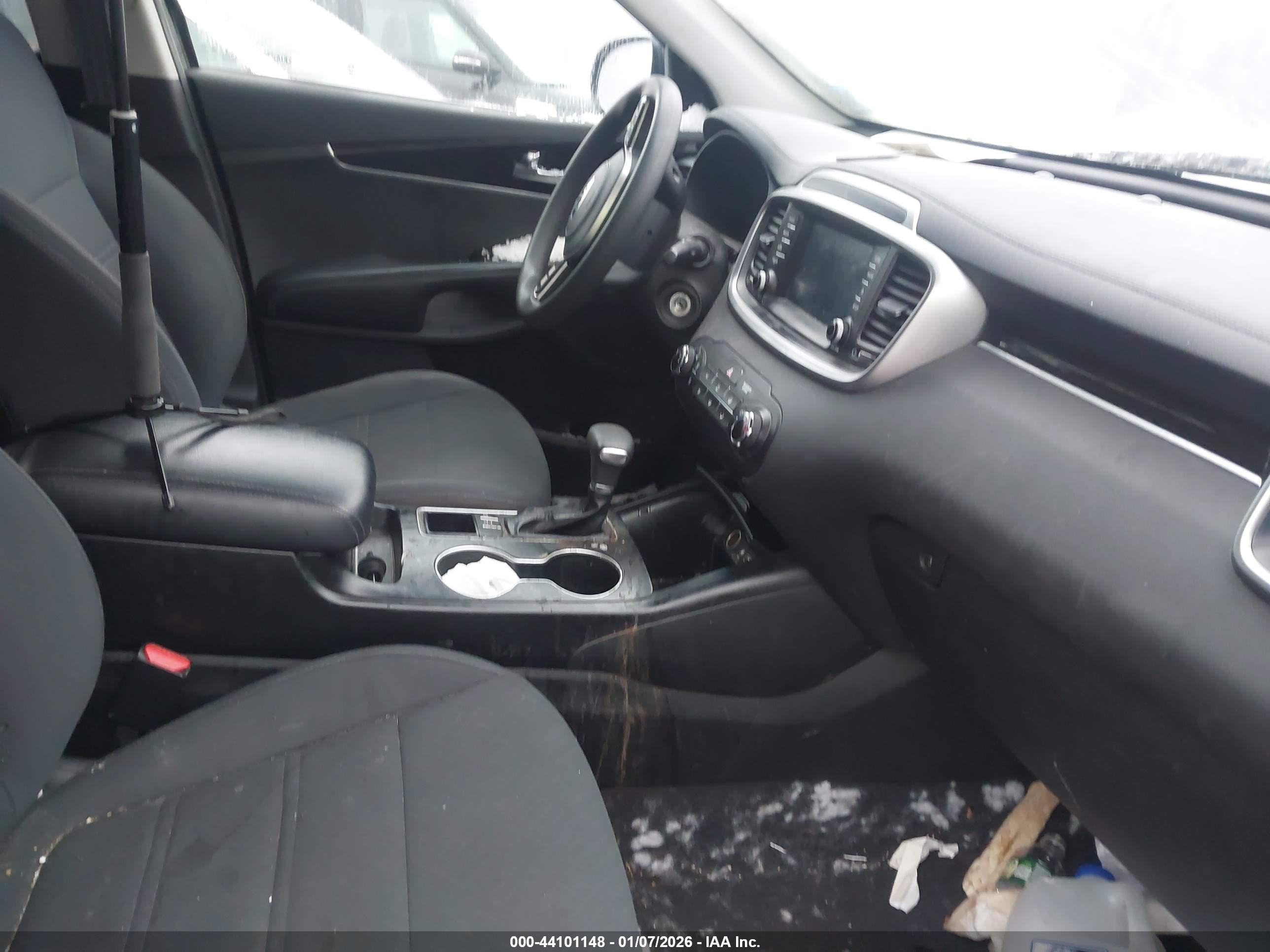 KIA SORENTO image 5