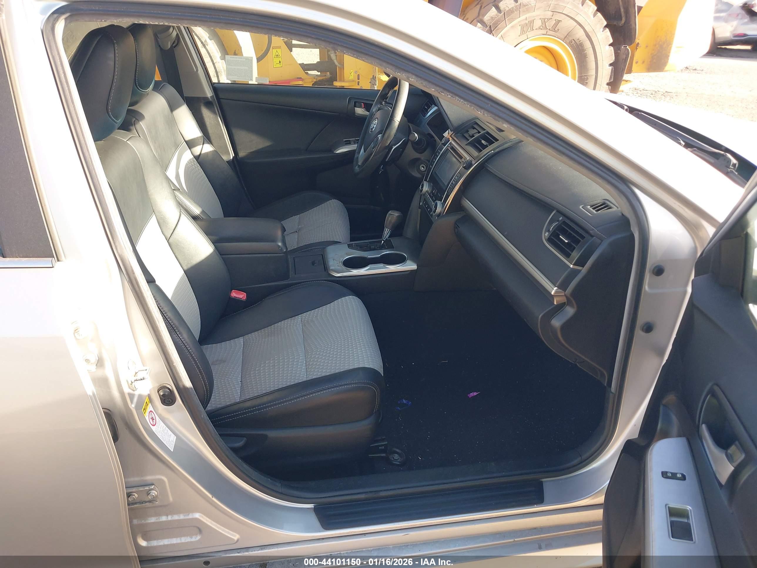 TOYOTA CAMRY image 5