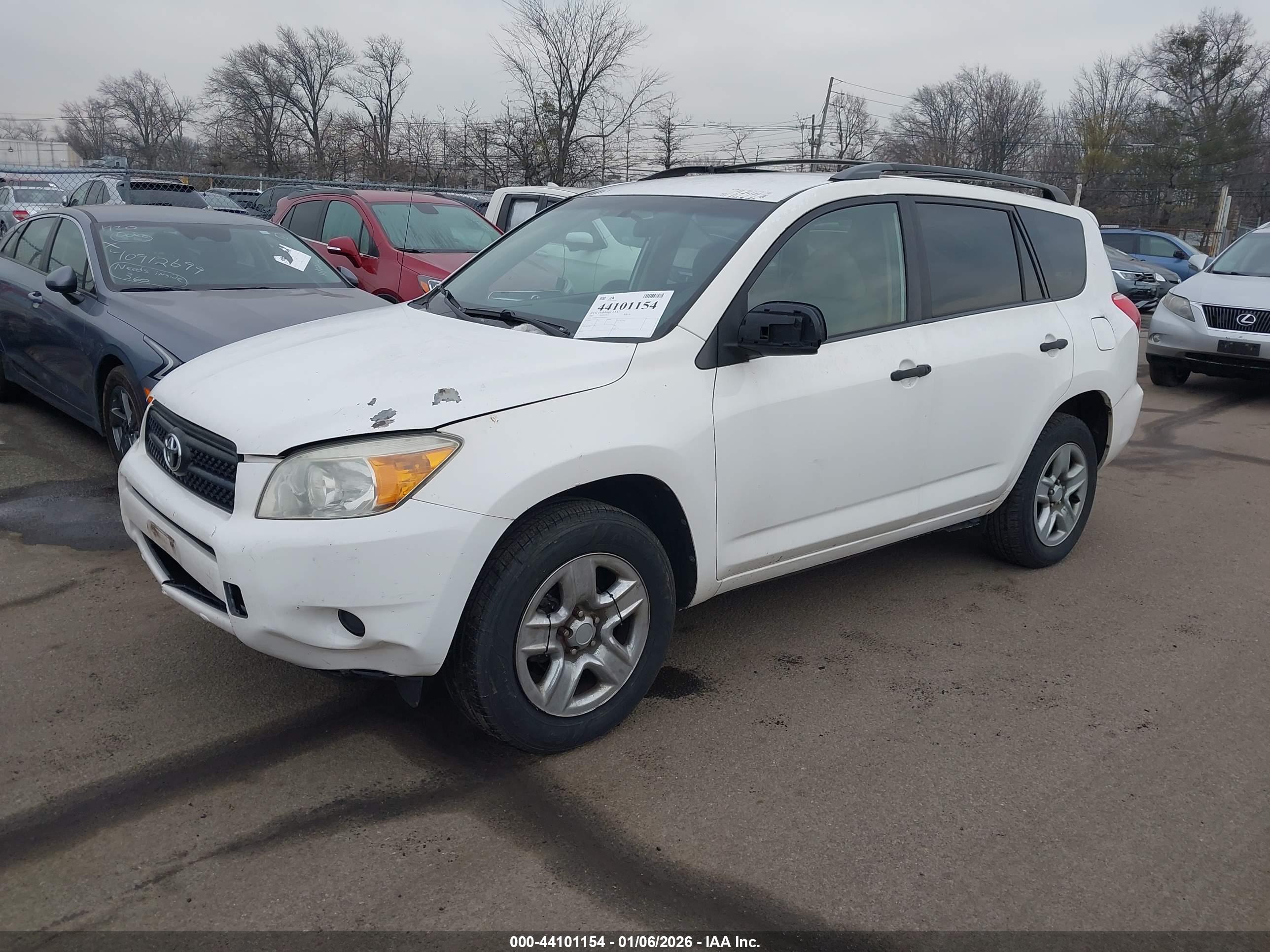 TOYOTA RAV4 image 2