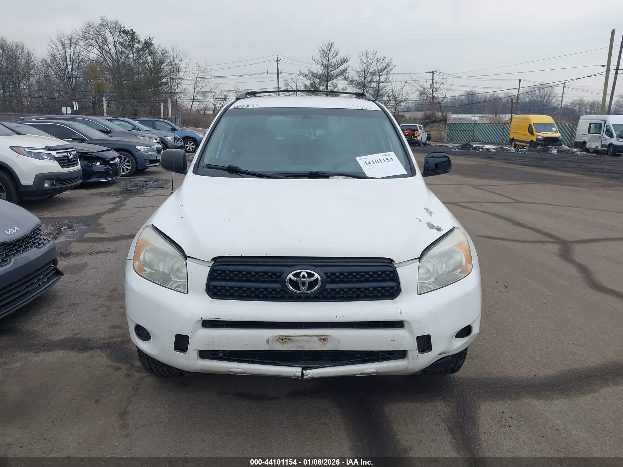 TOYOTA RAV4 image 6