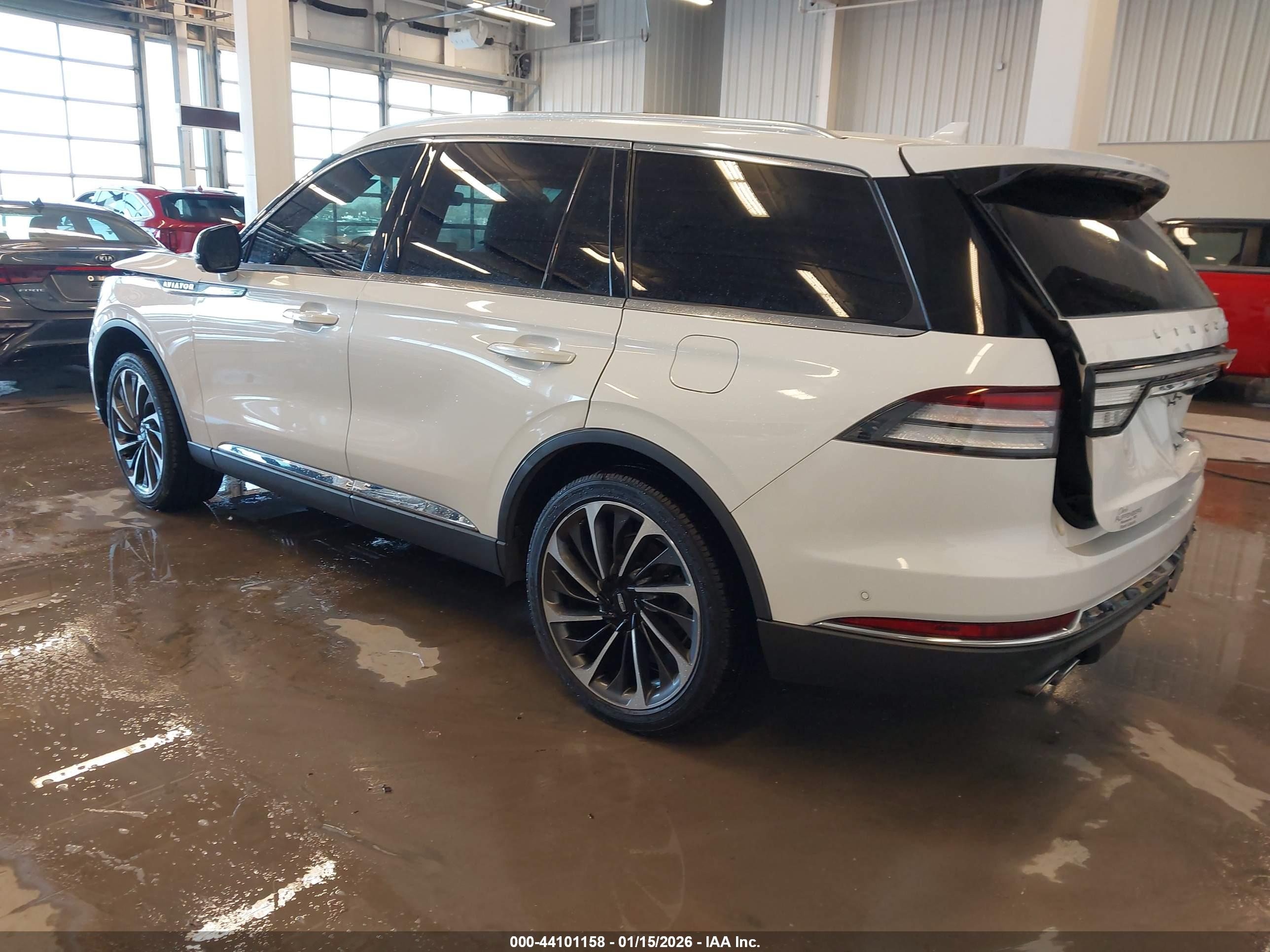 LINCOLN AVIATOR image 3