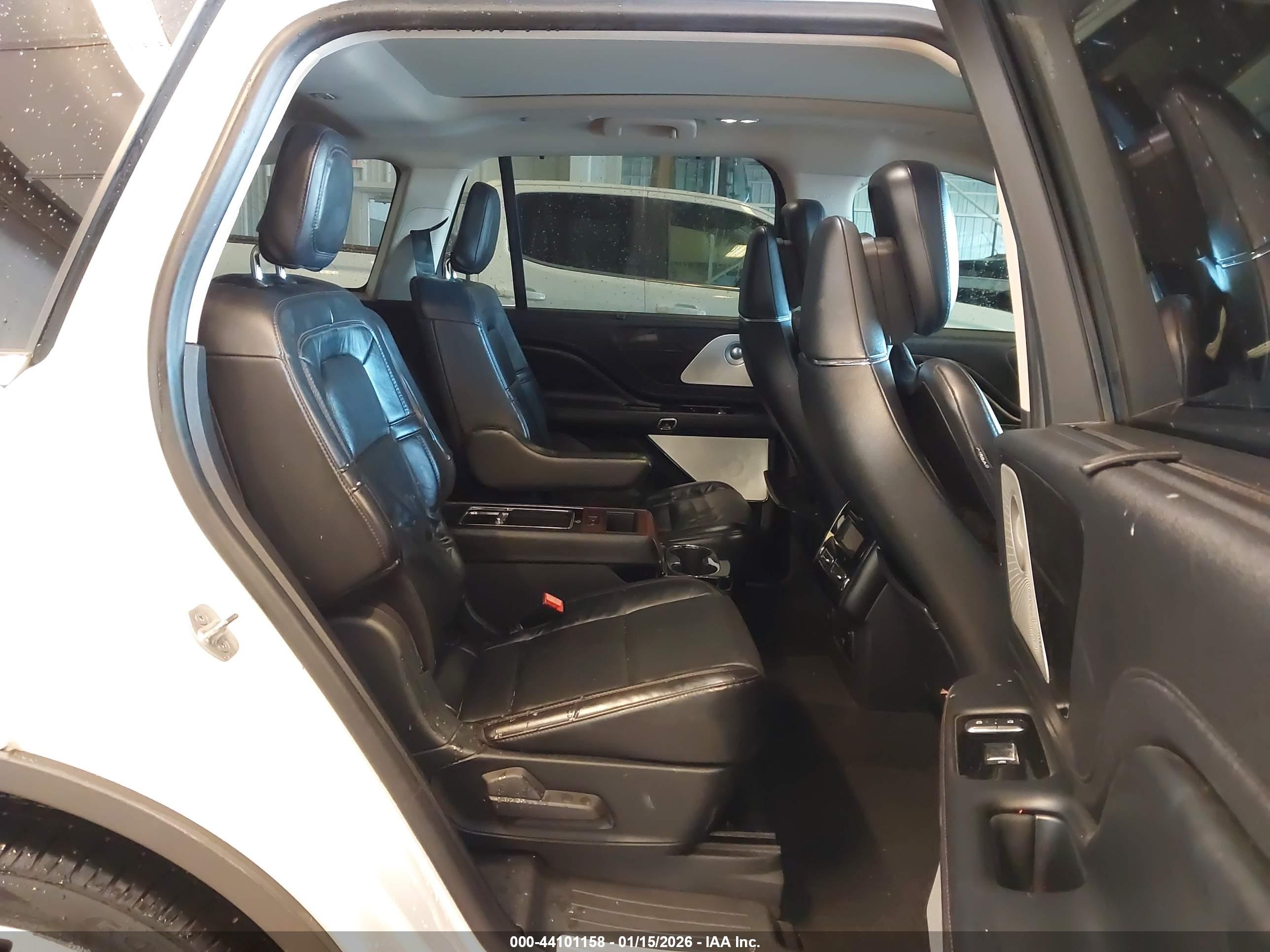 LINCOLN AVIATOR image 8