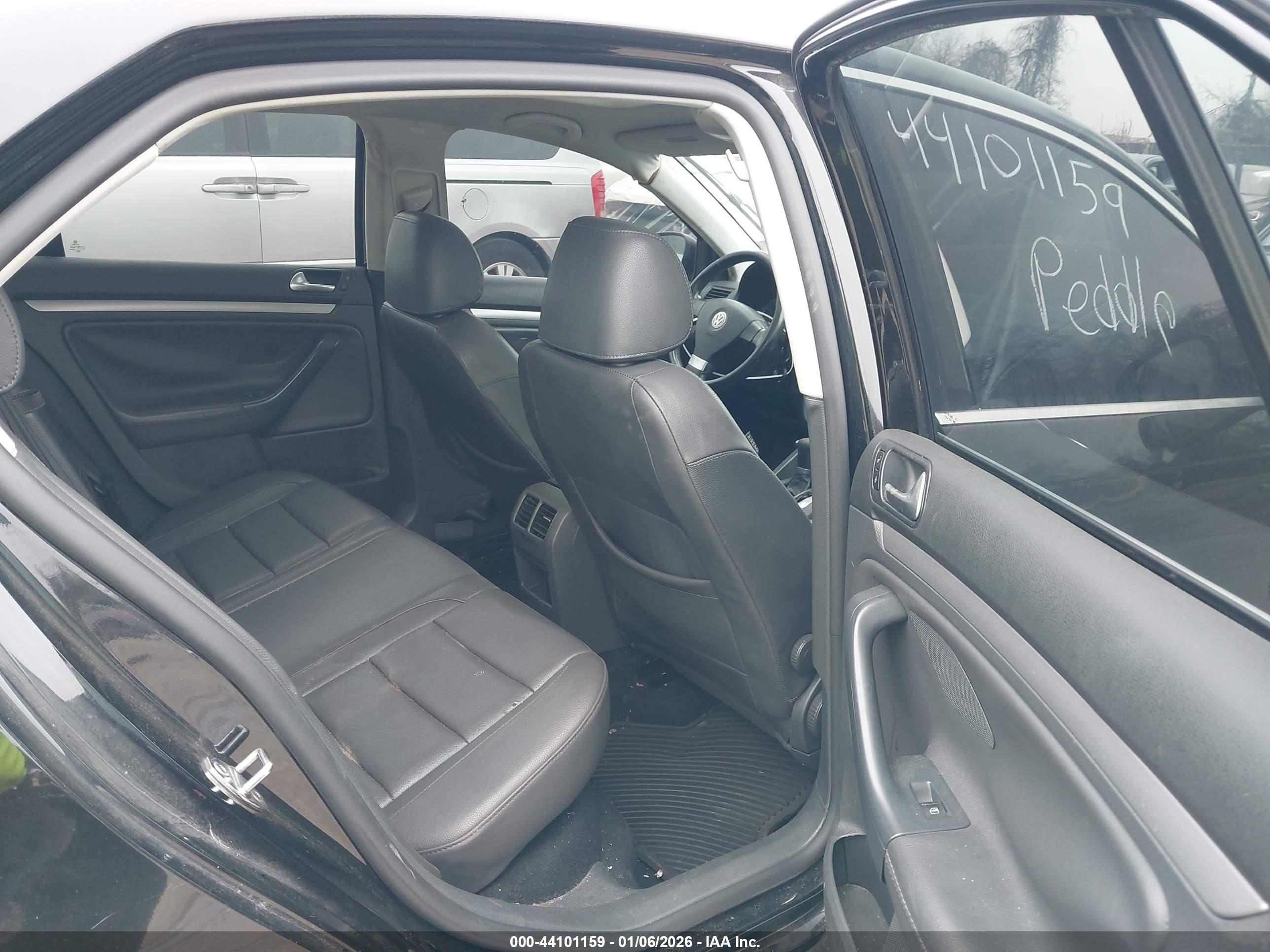 VOLKSWAGEN JETTA image 8