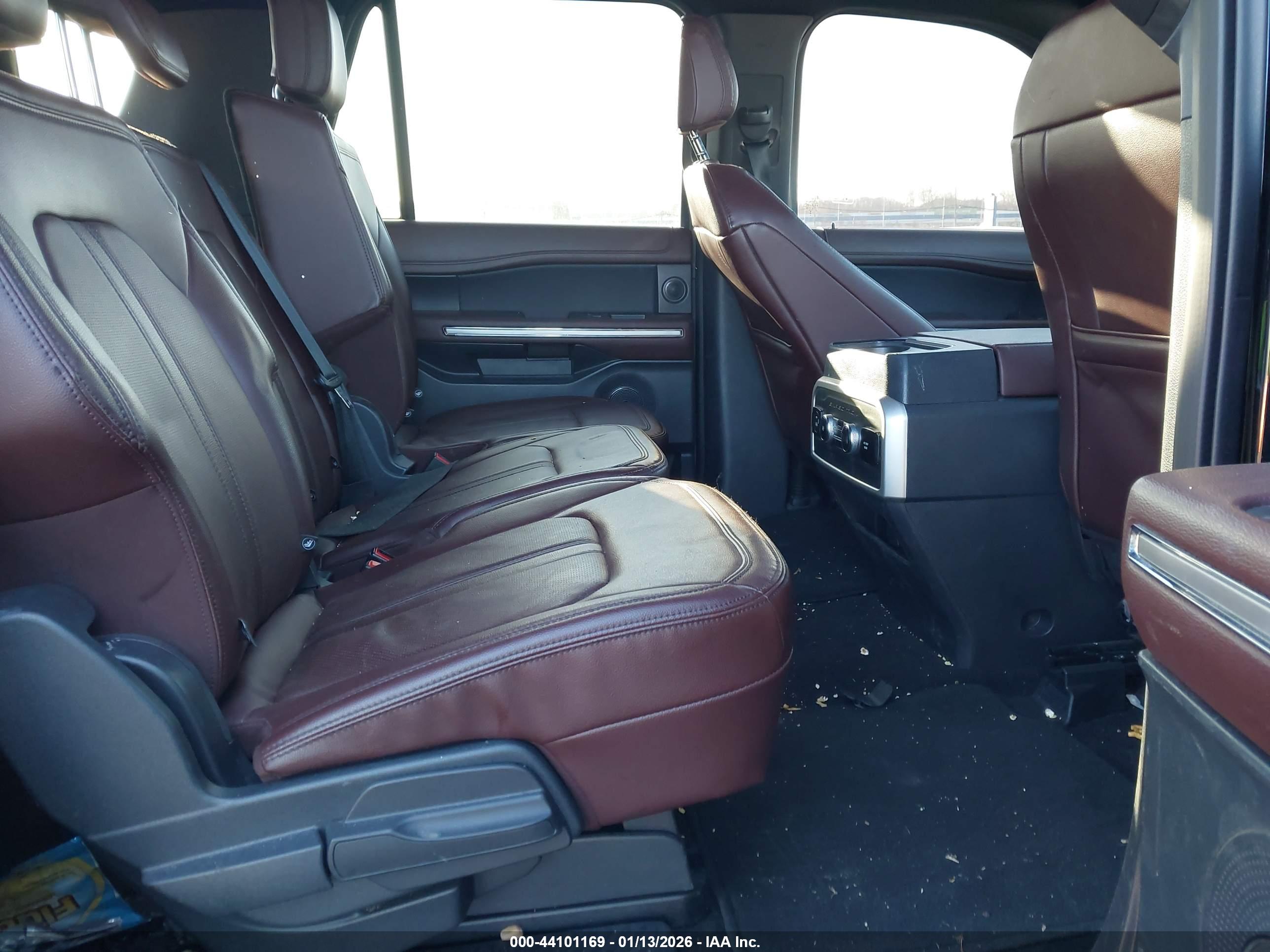 FORD EXPEDITION image 8