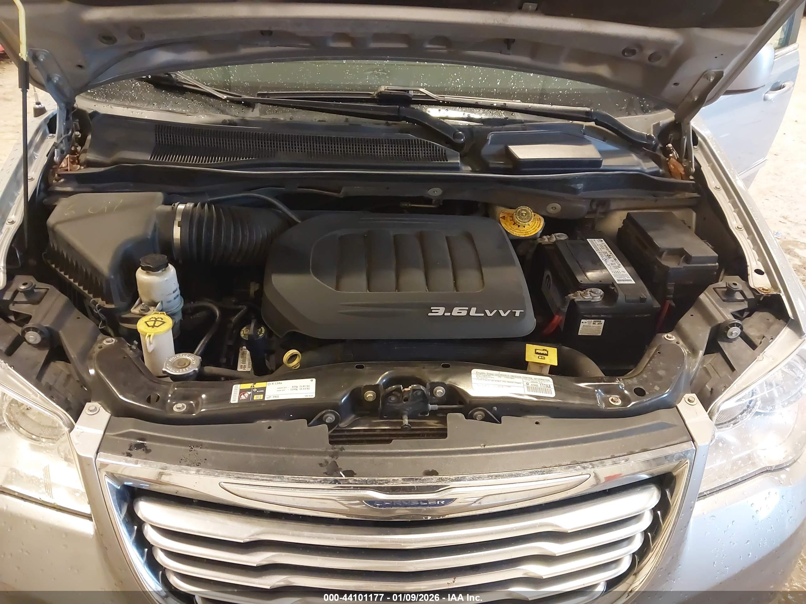 CHRYSLER TOWN image 10