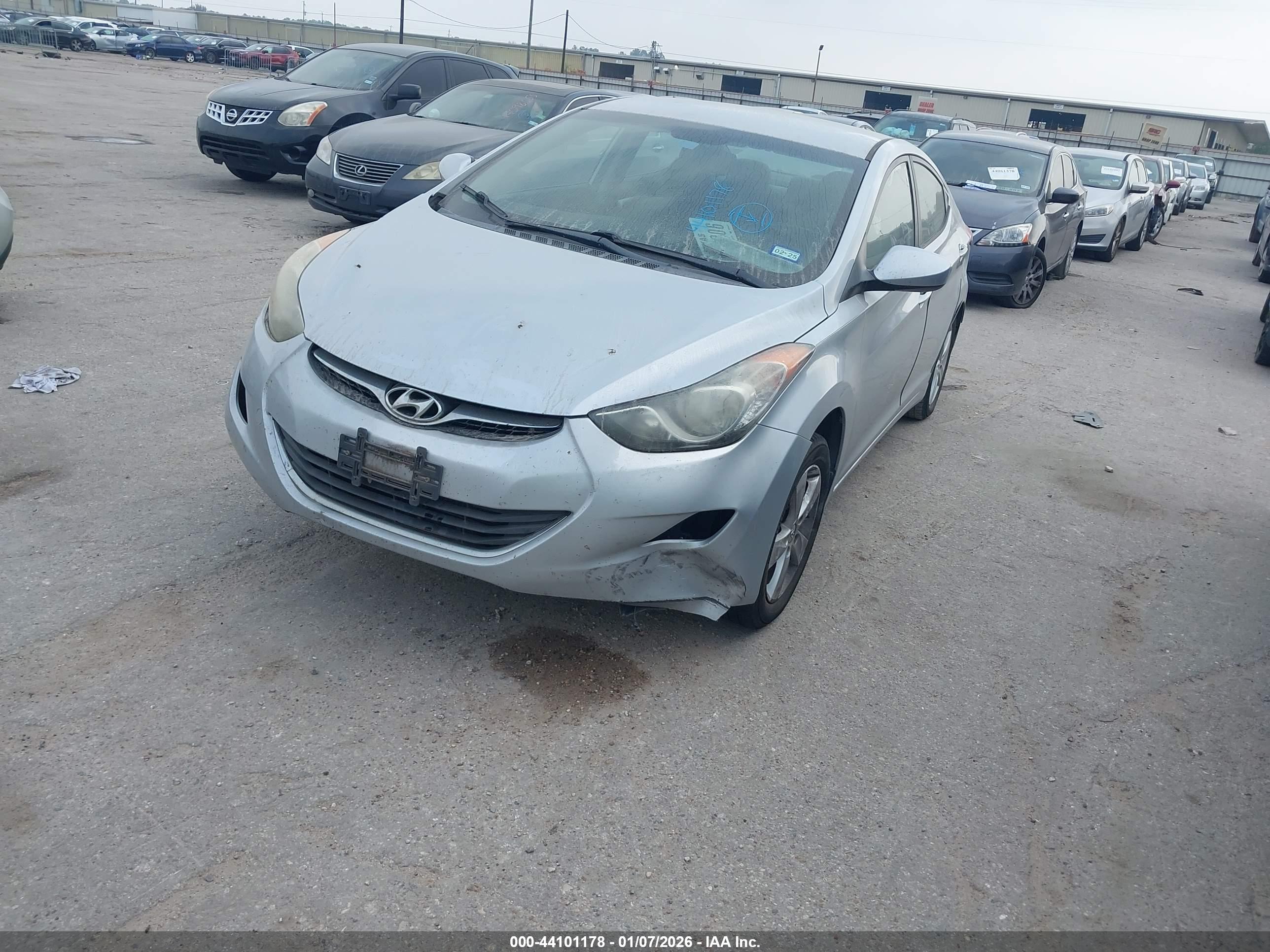 HYUNDAI ELANTRA image 2