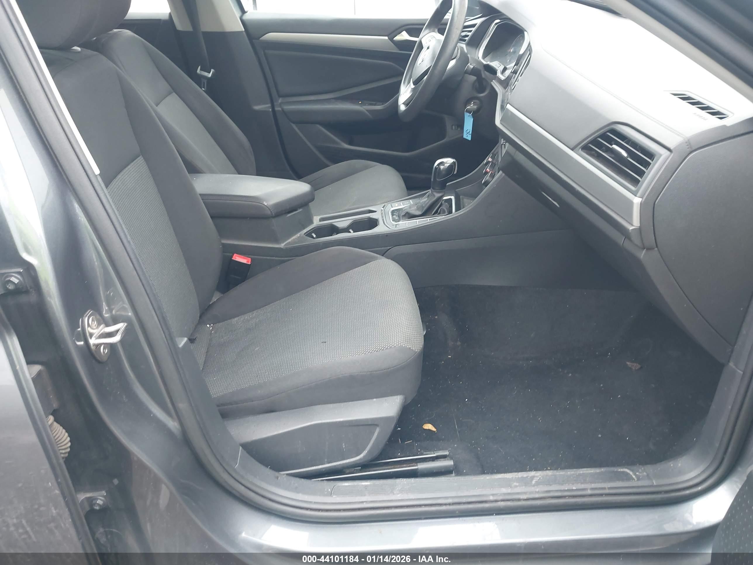 VOLKSWAGEN JETTA image 5