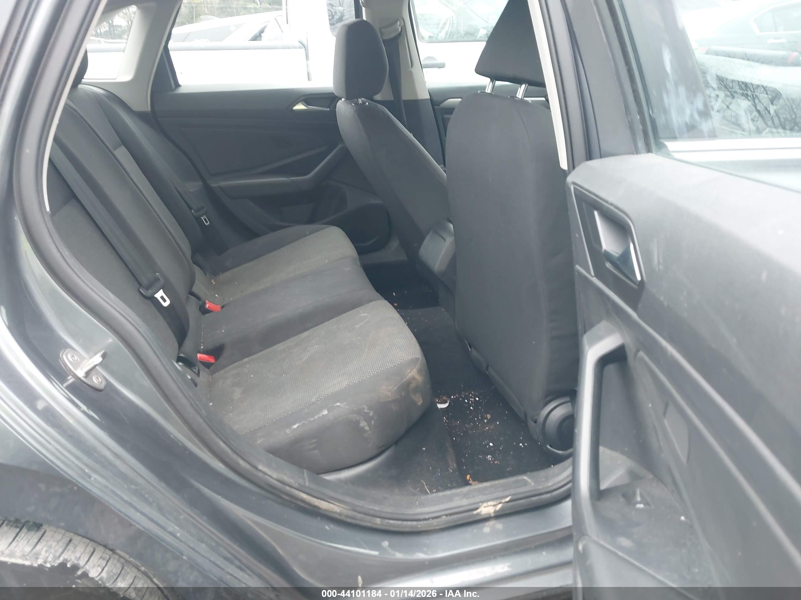 VOLKSWAGEN JETTA image 8