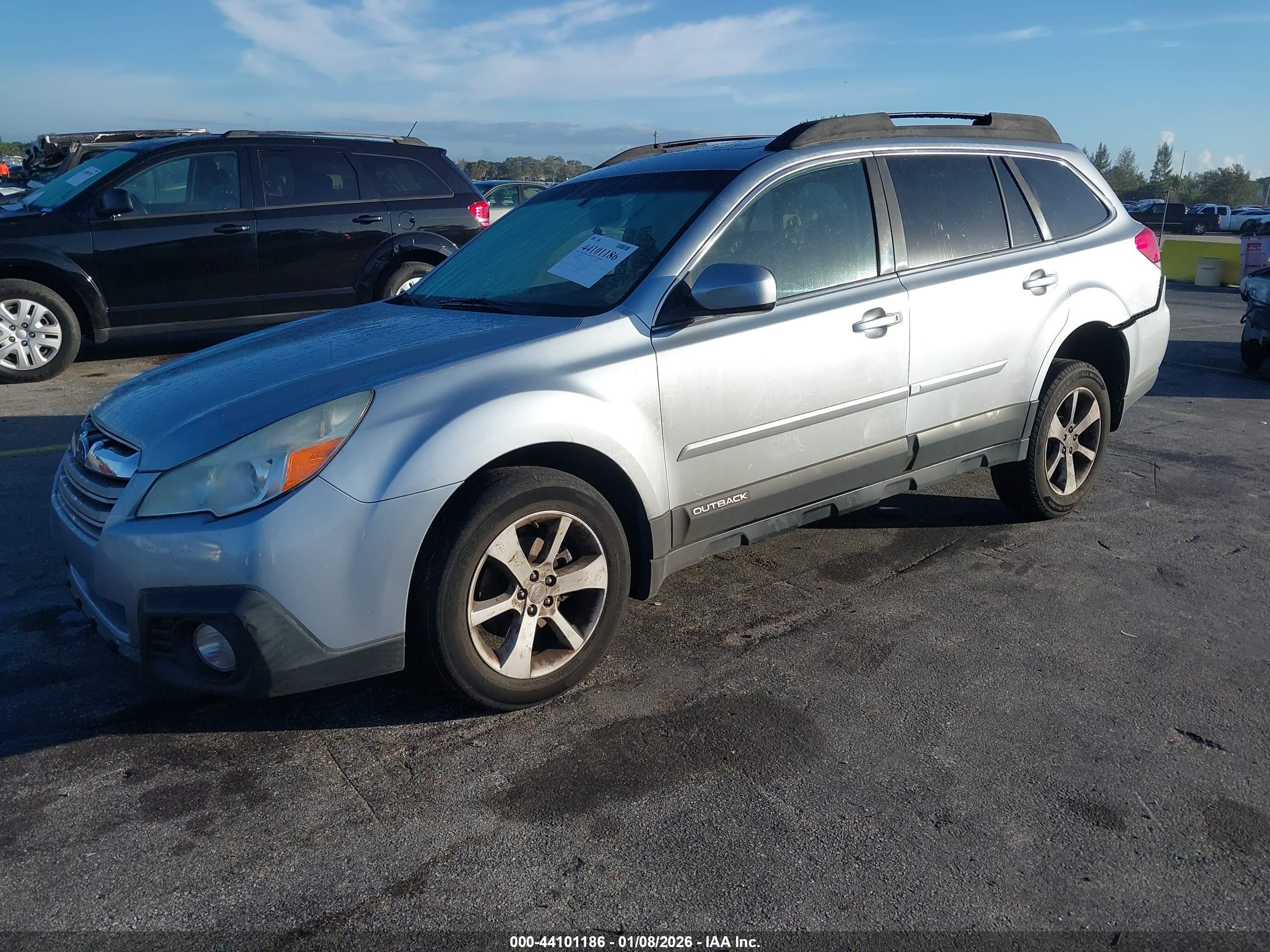 SUBARU OUTBACK image 2
