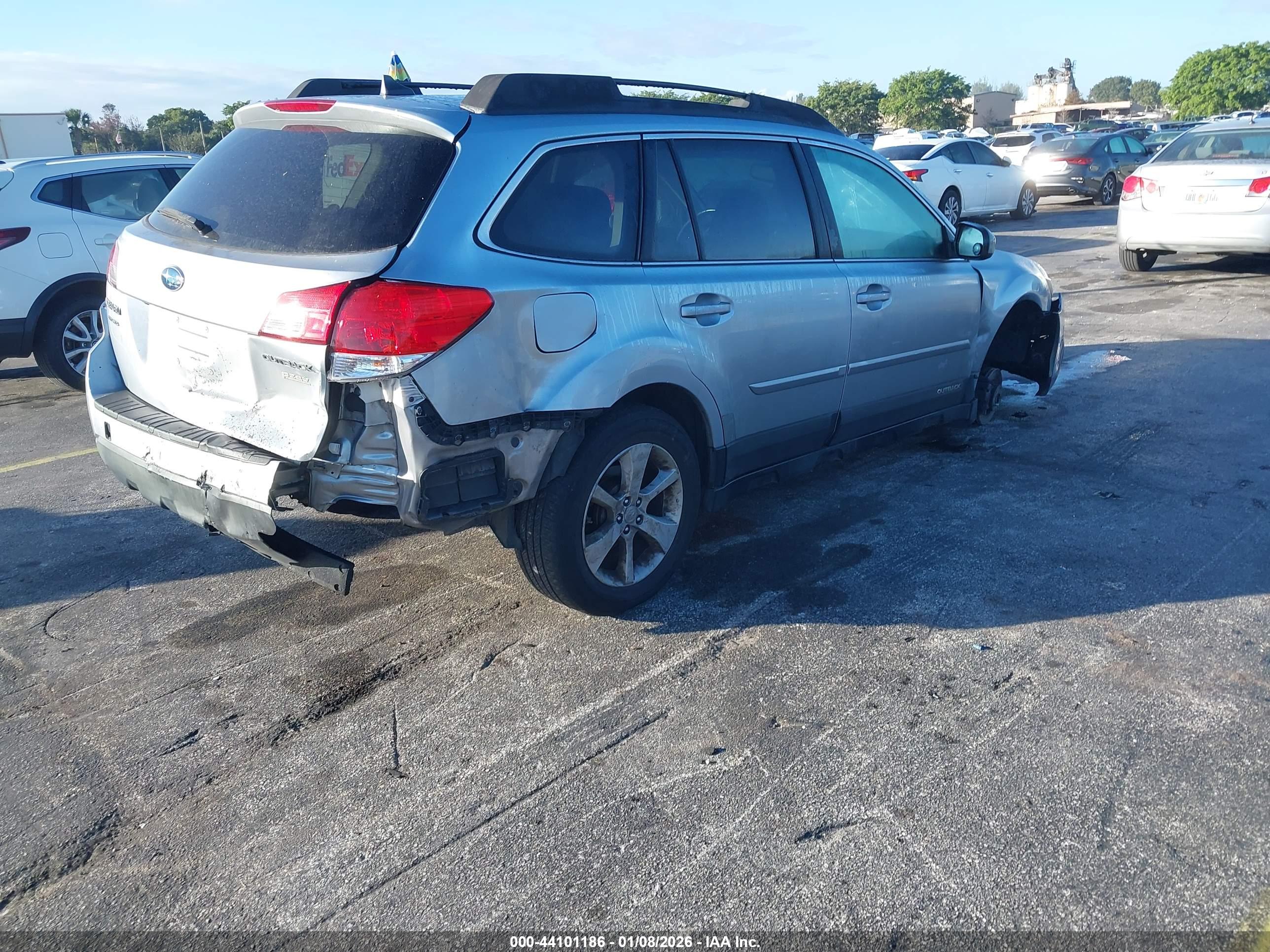 SUBARU OUTBACK image 4