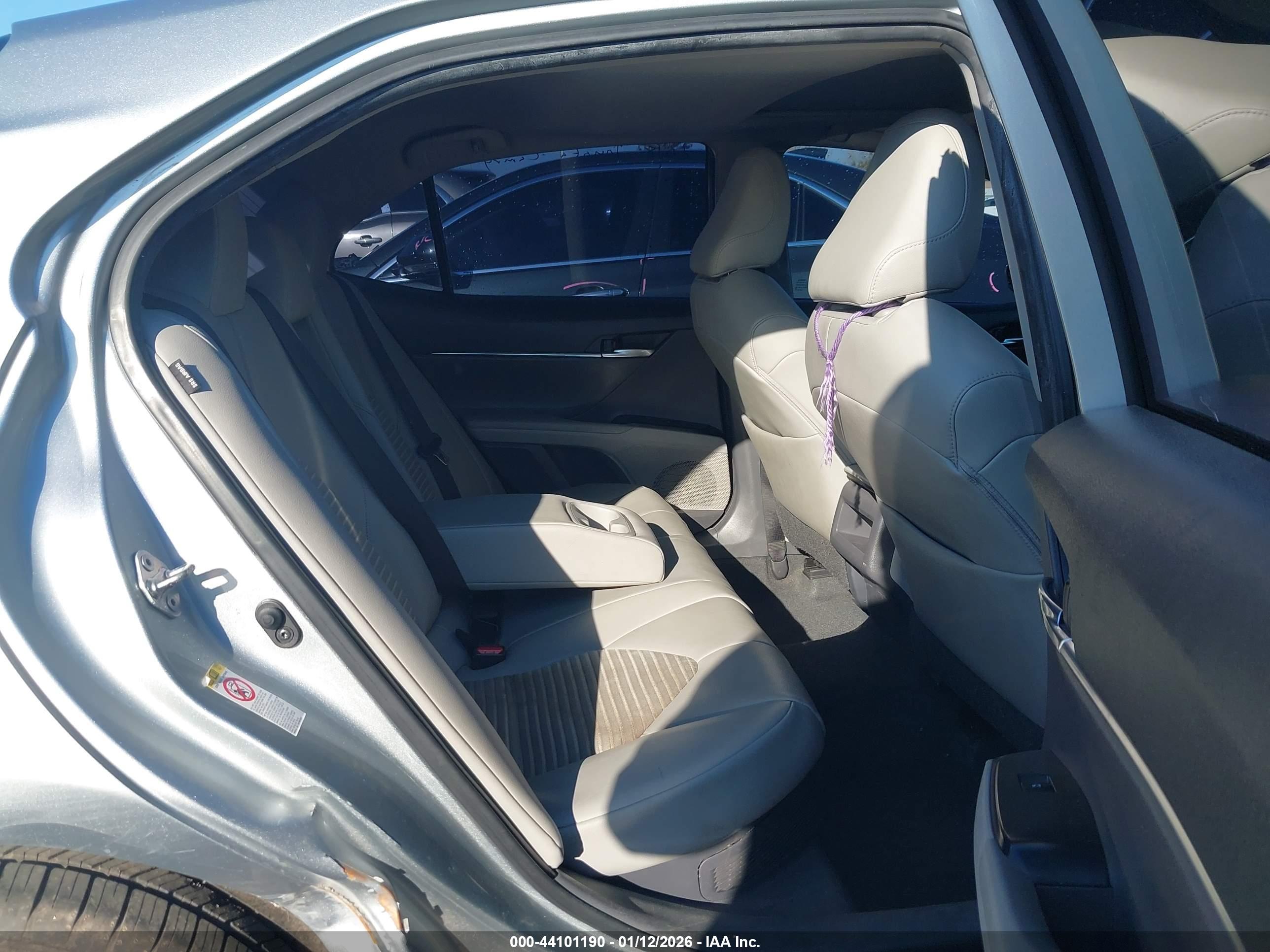 TOYOTA CAMRY image 8
