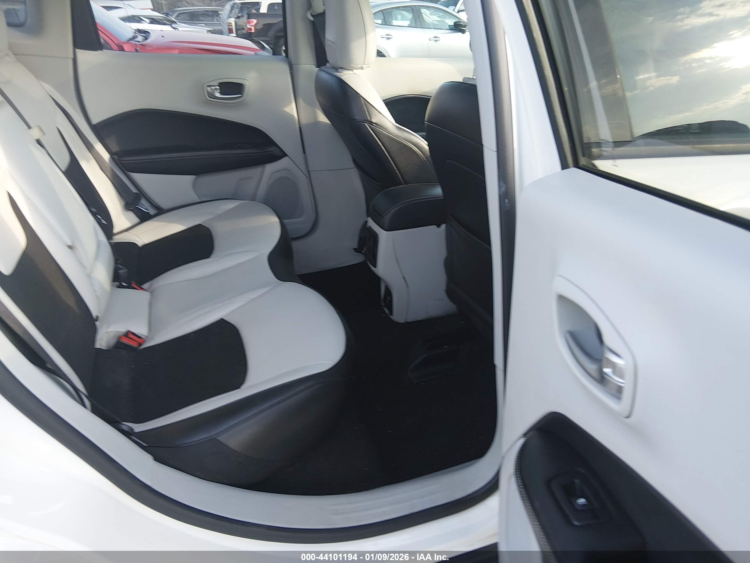 JEEP COMPASS image 8