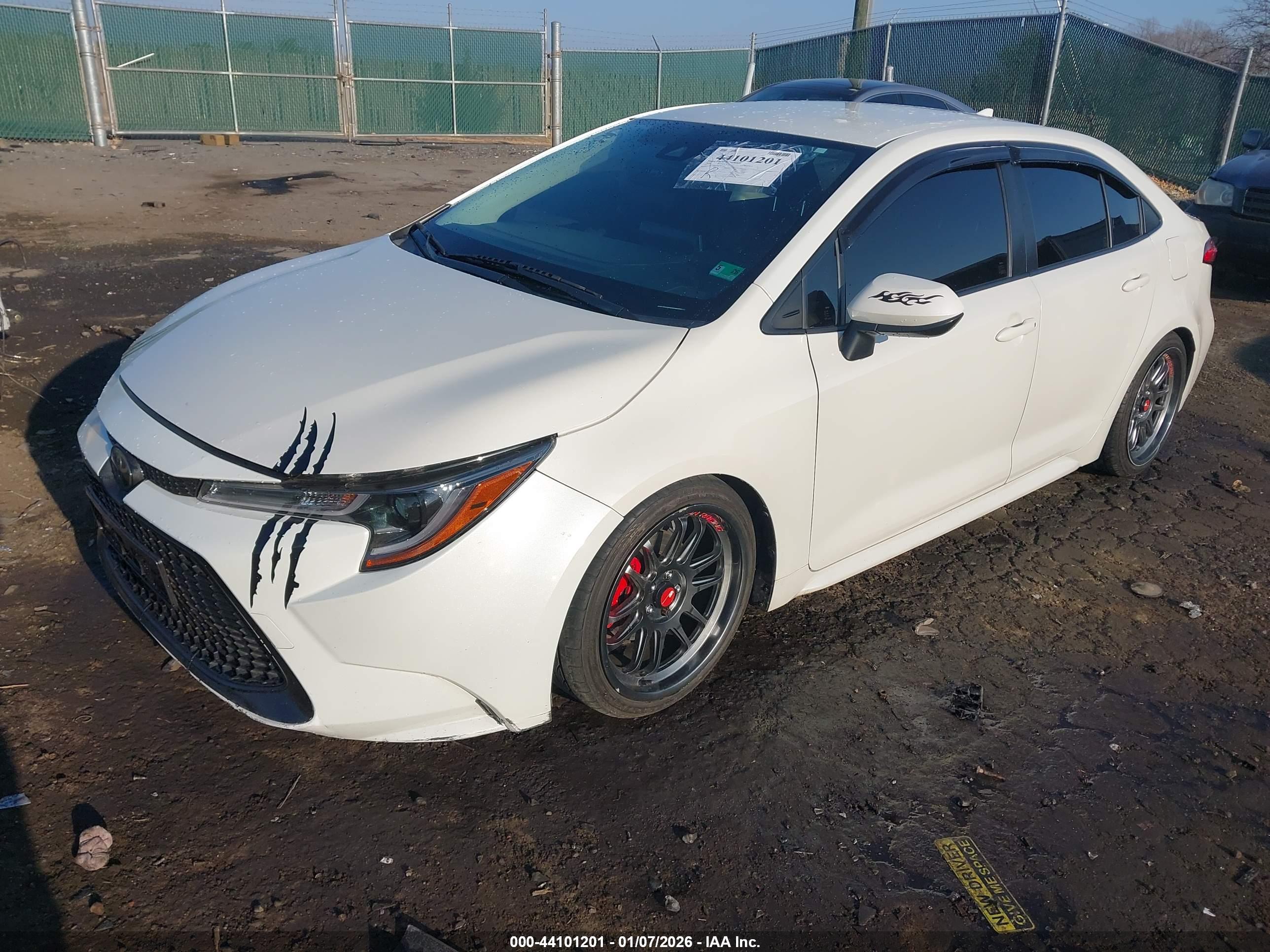 TOYOTA COROLLA image 2