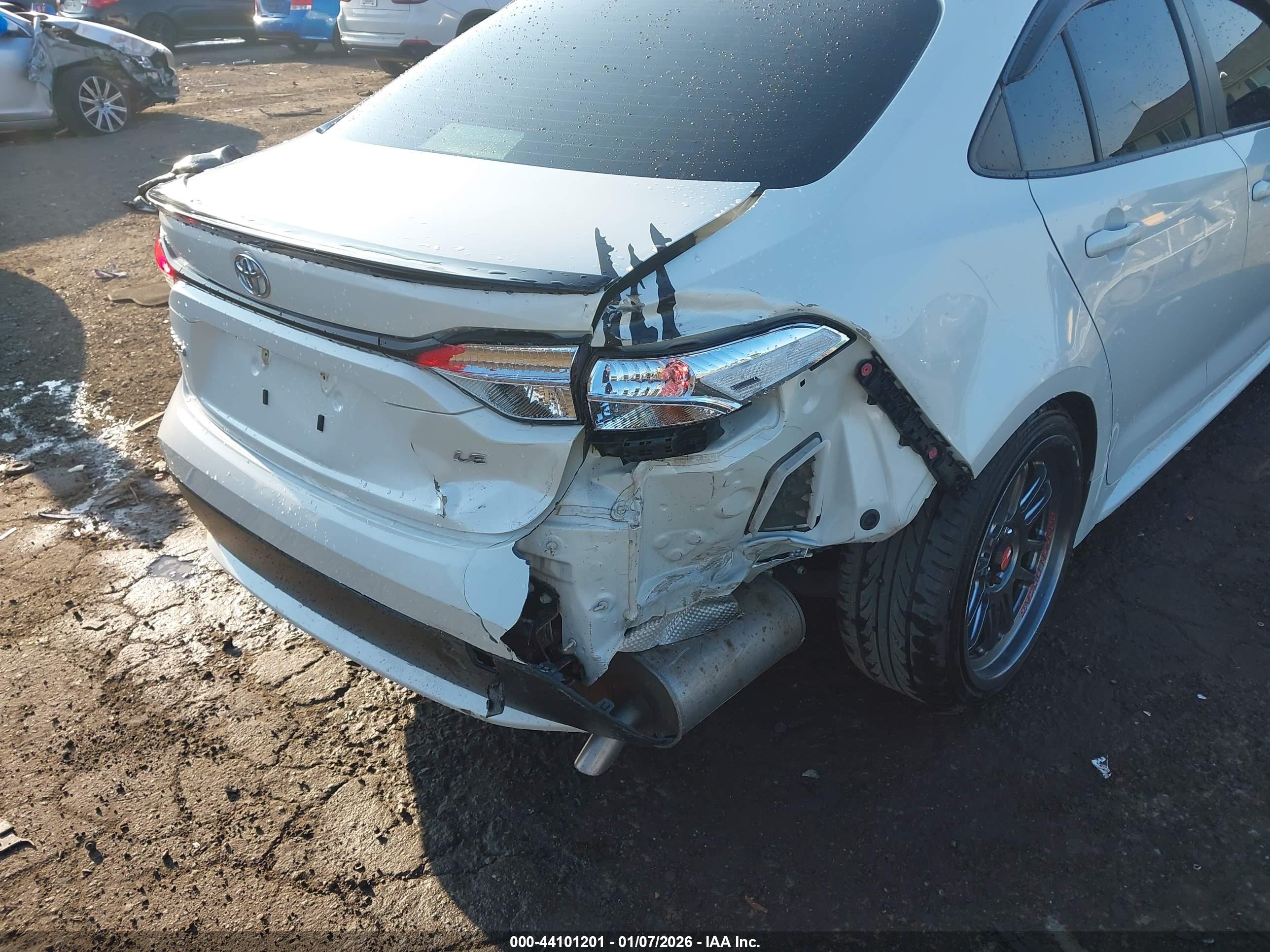 TOYOTA COROLLA image 6