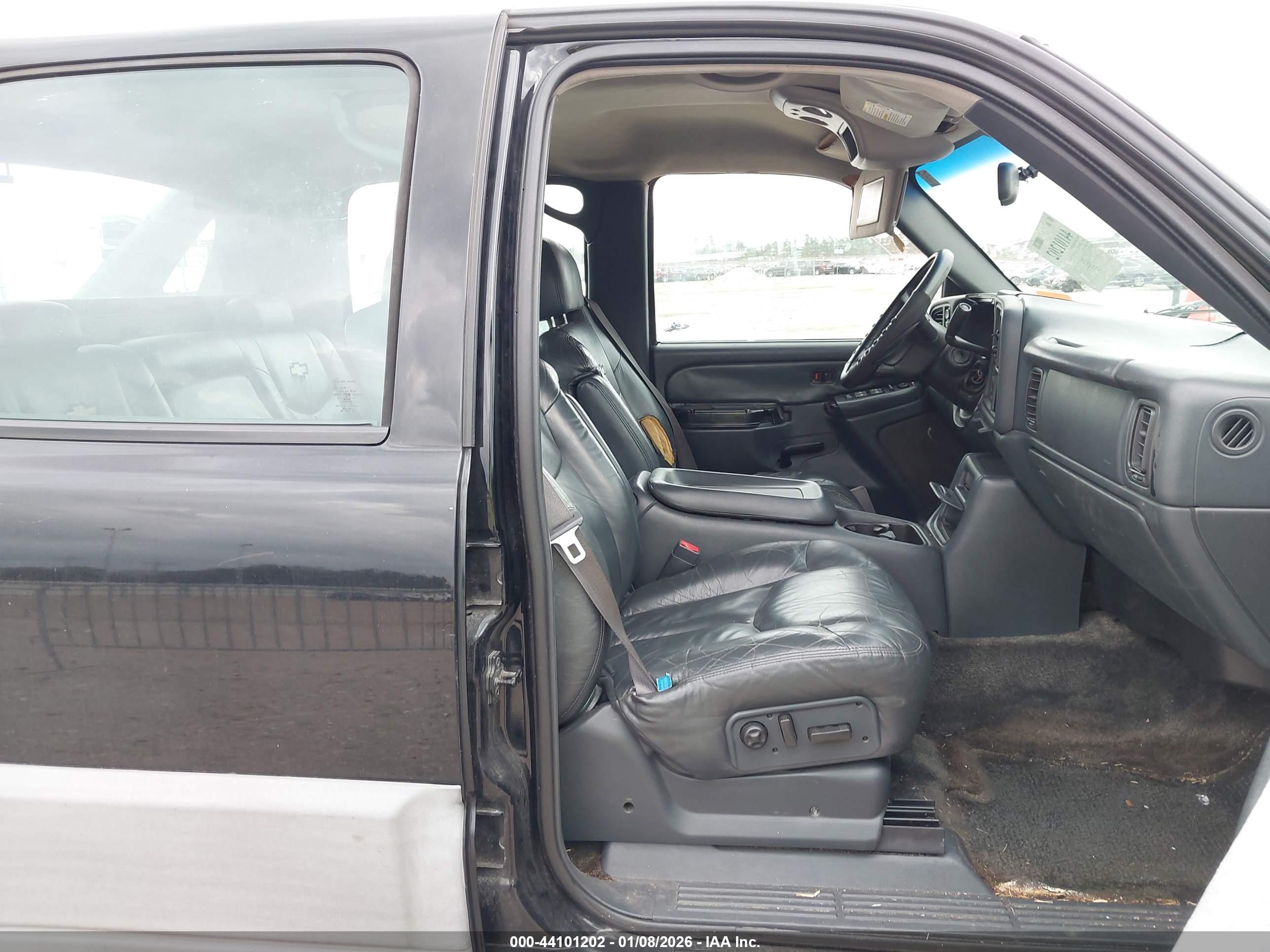 CHEVROLET AVALANCHE image 5