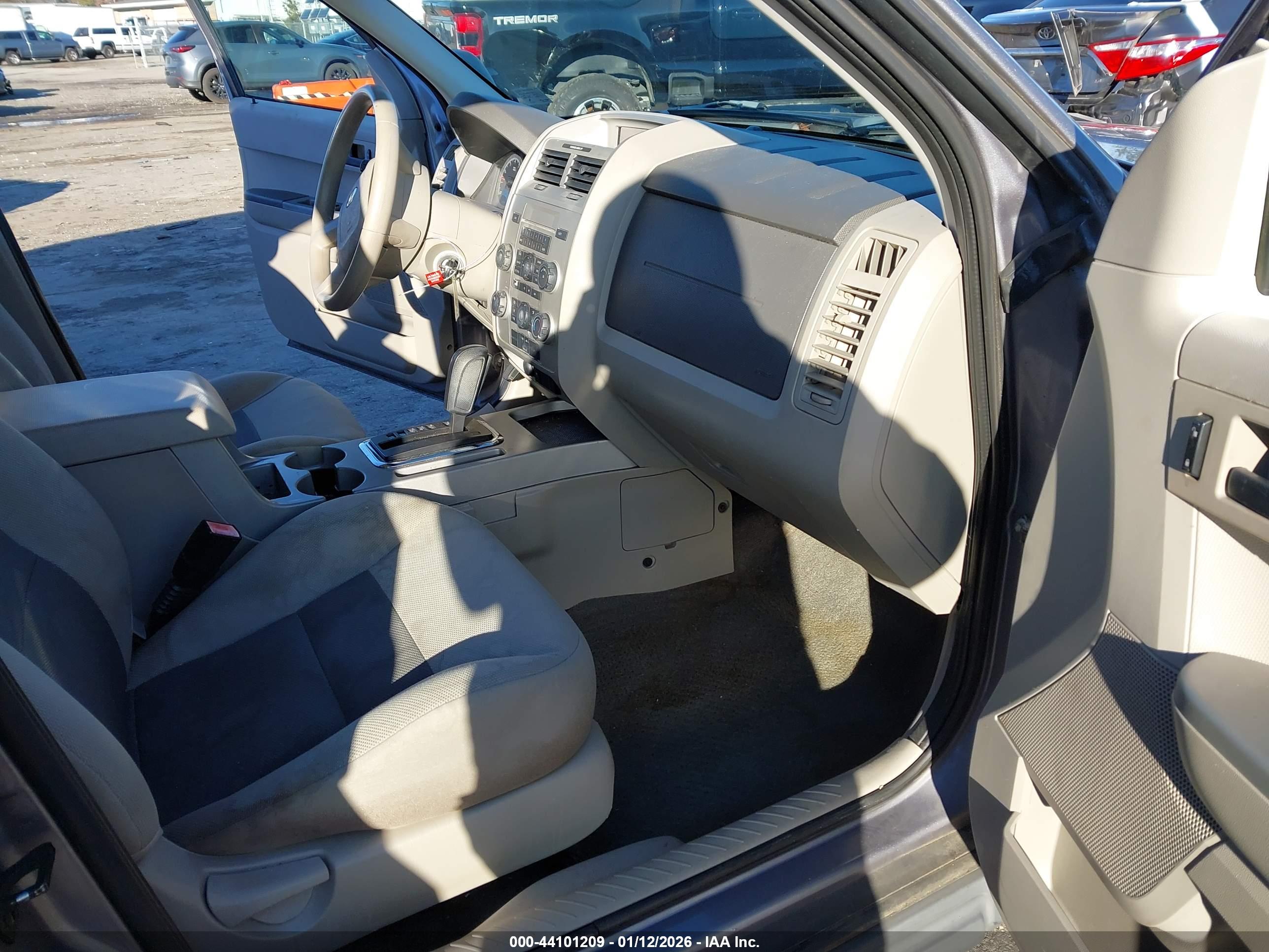 FORD ESCAPE image 5