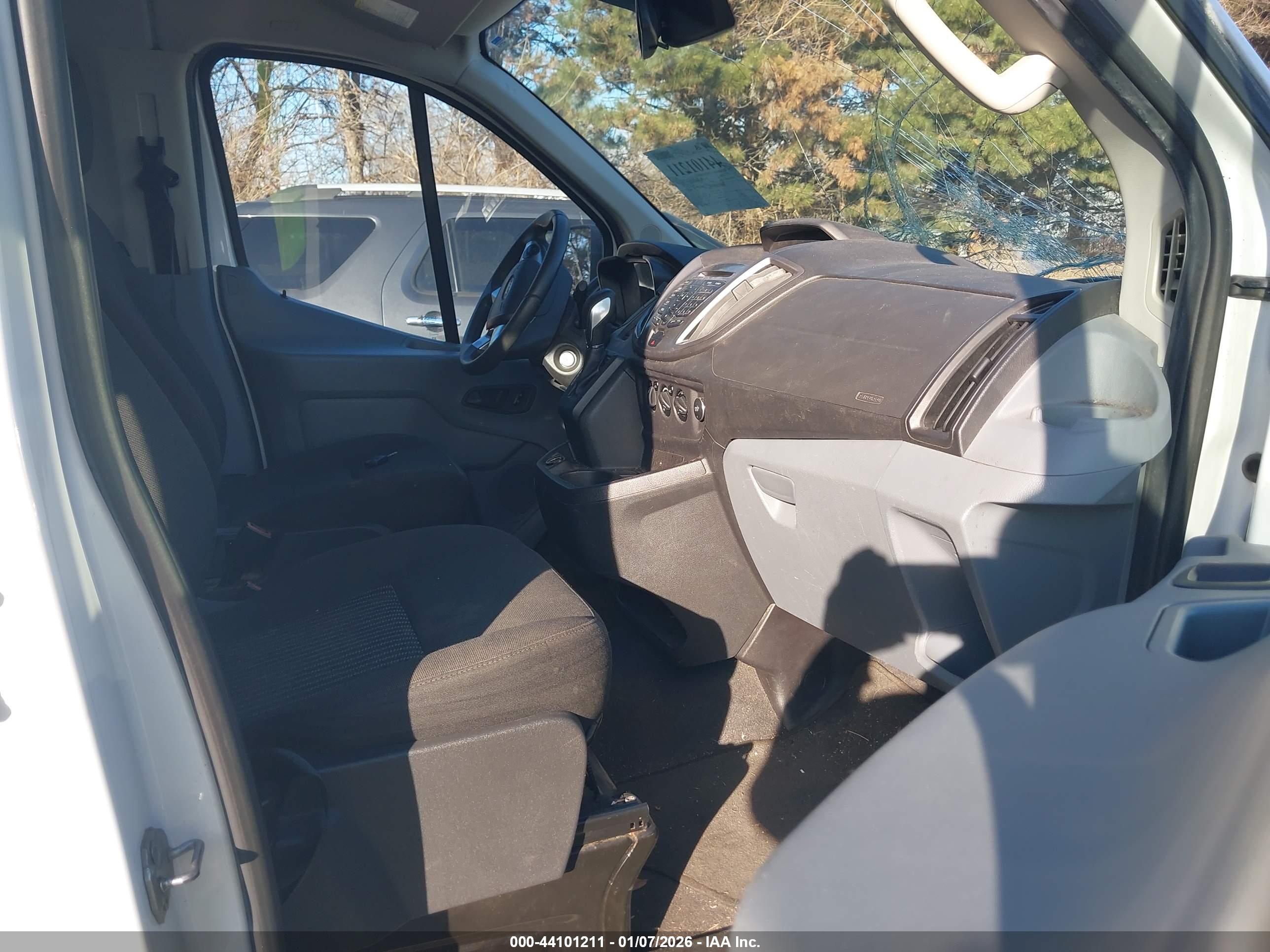 FORD TRANSIT-350 image 5