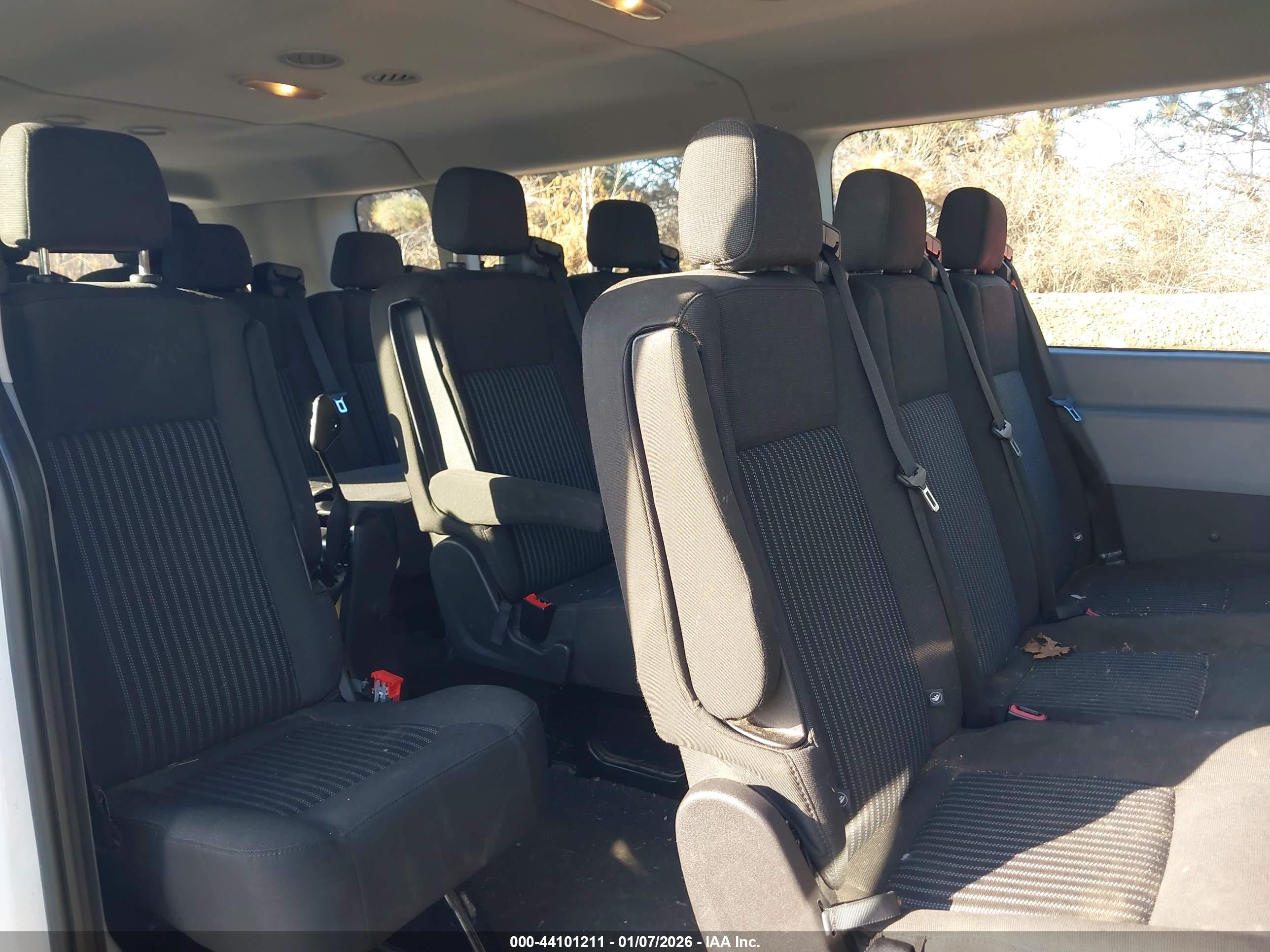FORD TRANSIT-350 image 8