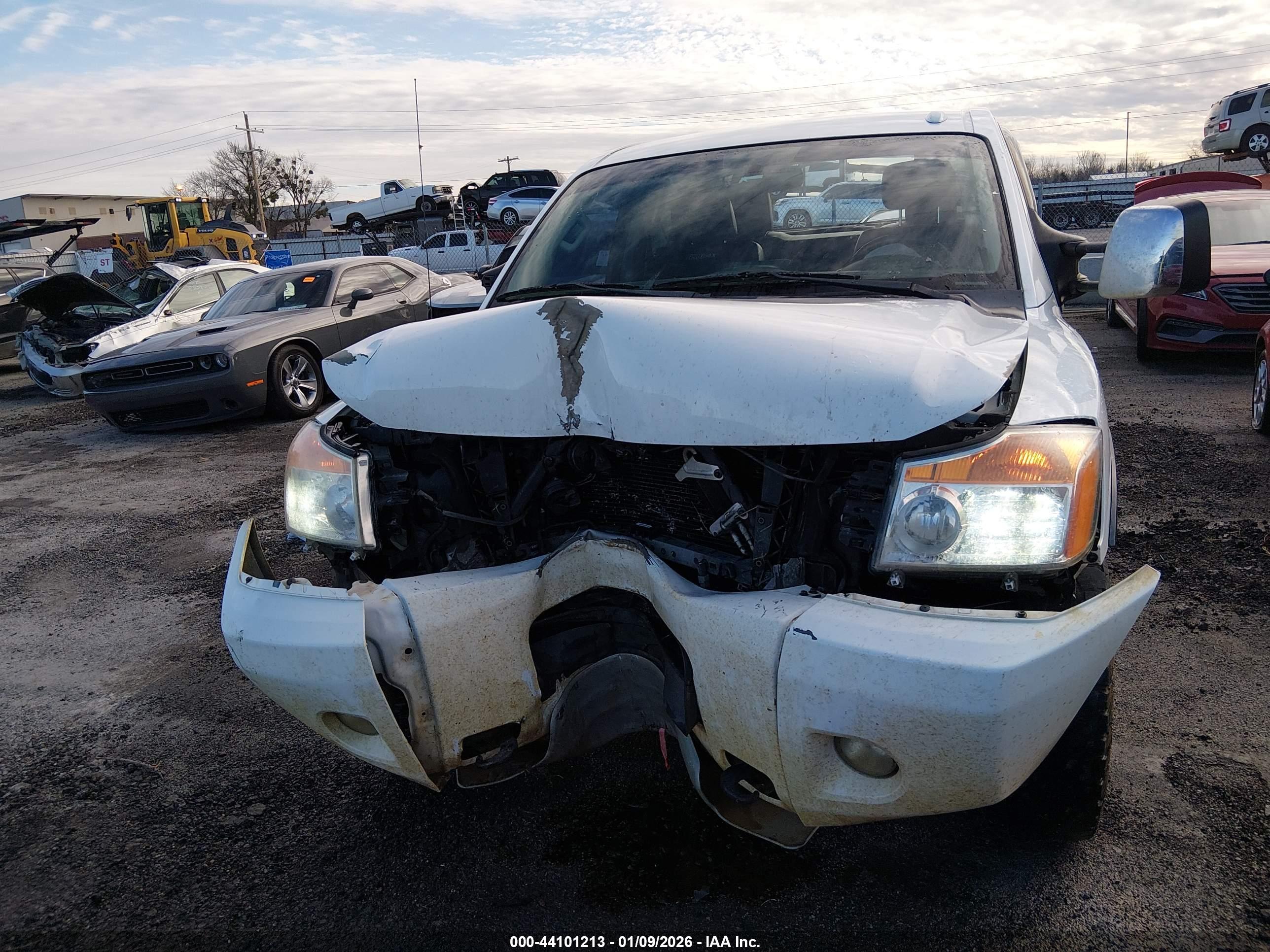 NISSAN TITAN image 6