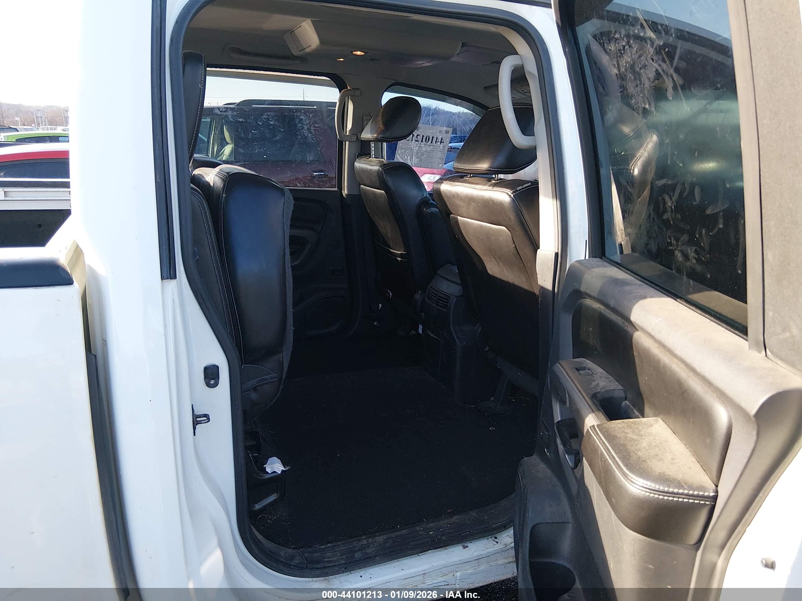 NISSAN TITAN image 8