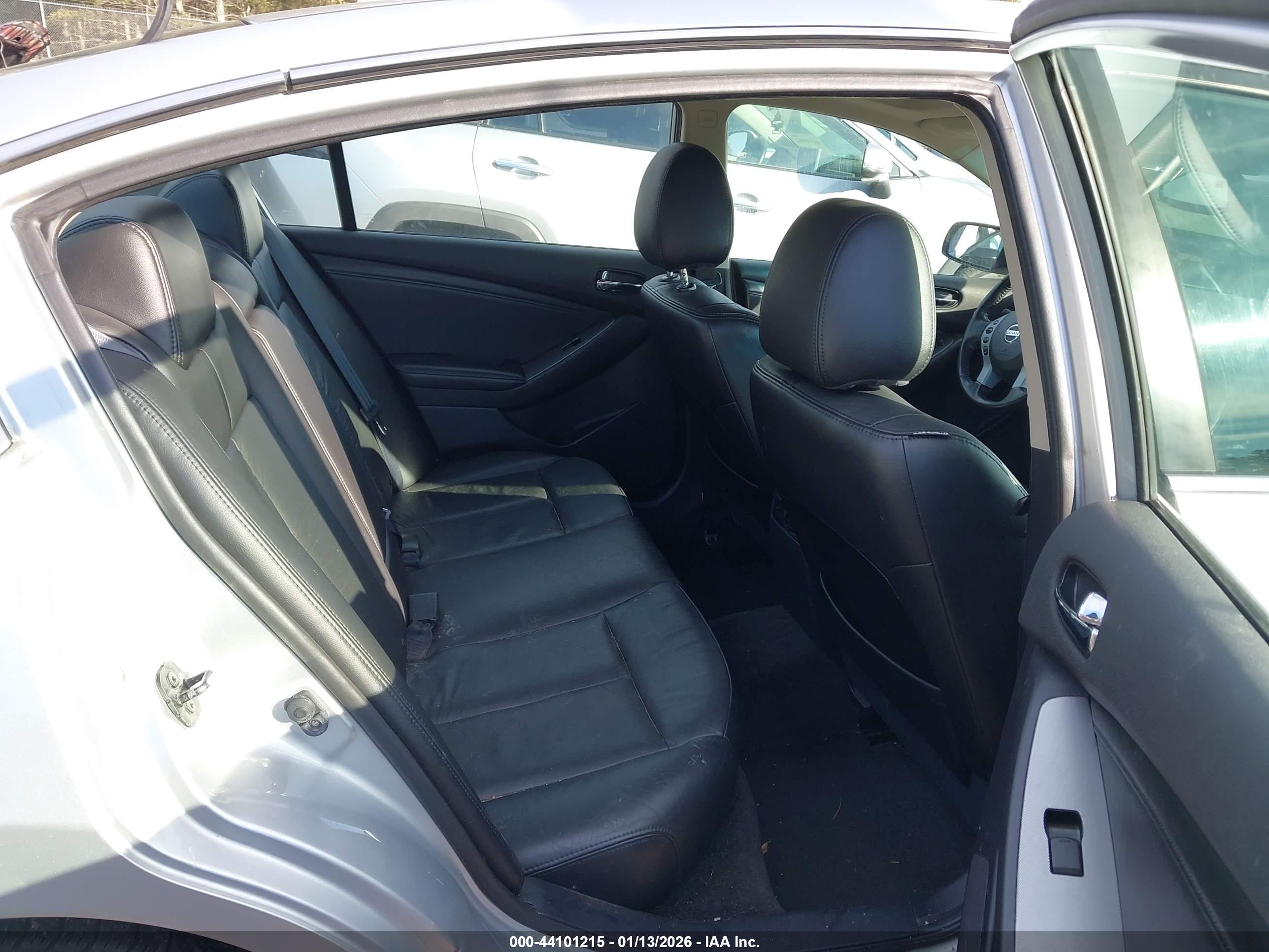 NISSAN ALTIMA image 8