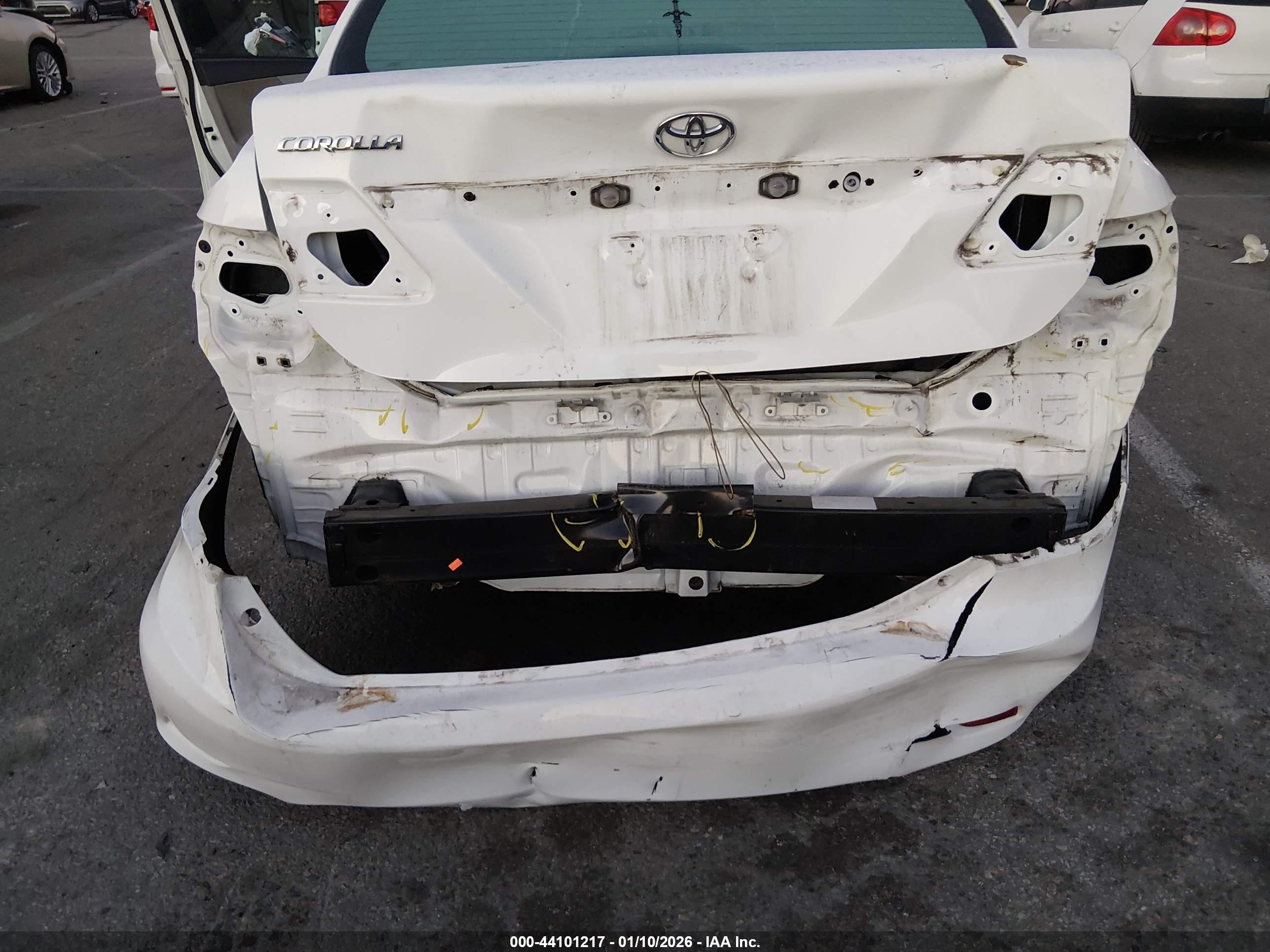 TOYOTA COROLLA image 6