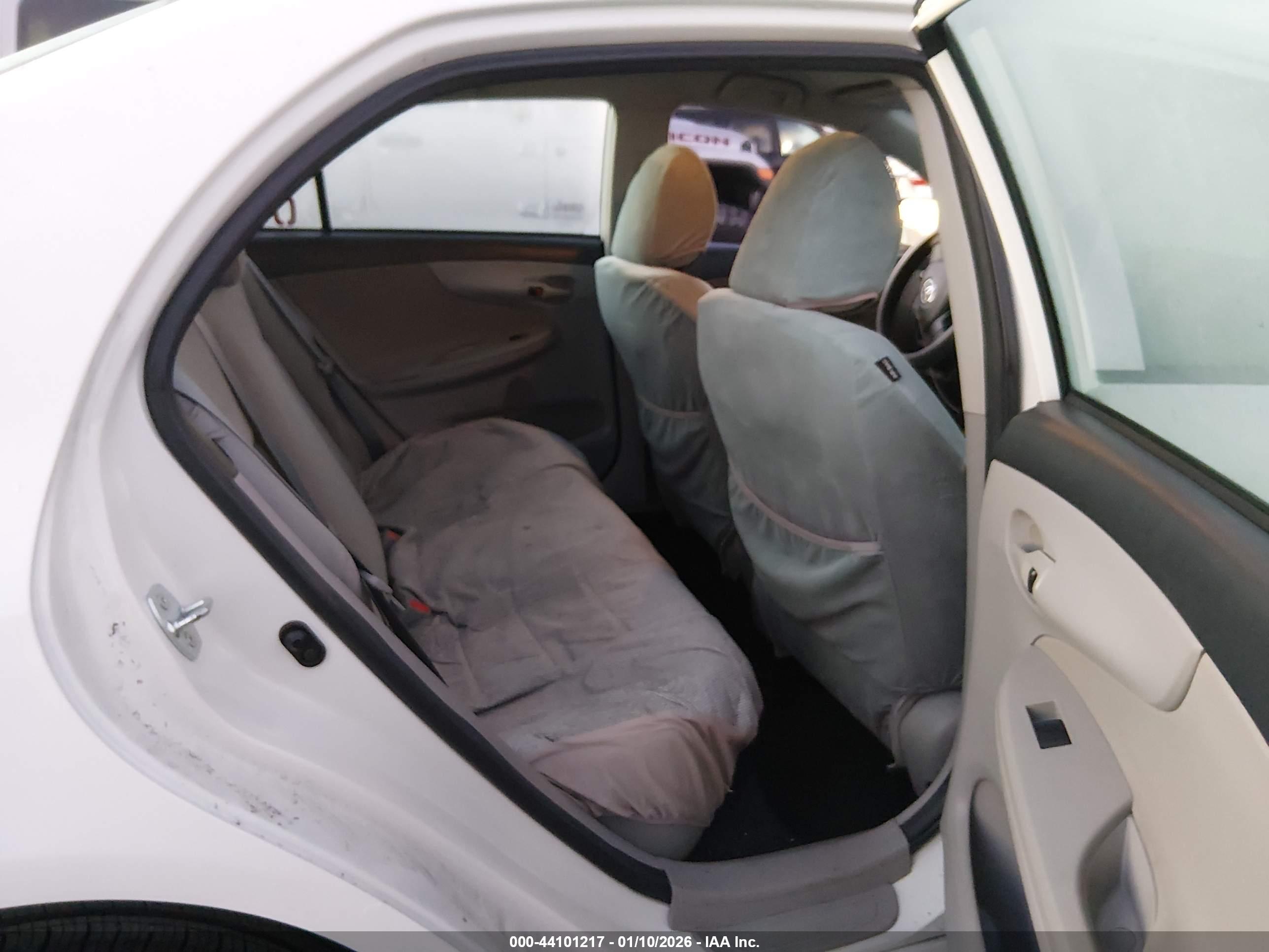 TOYOTA COROLLA image 8