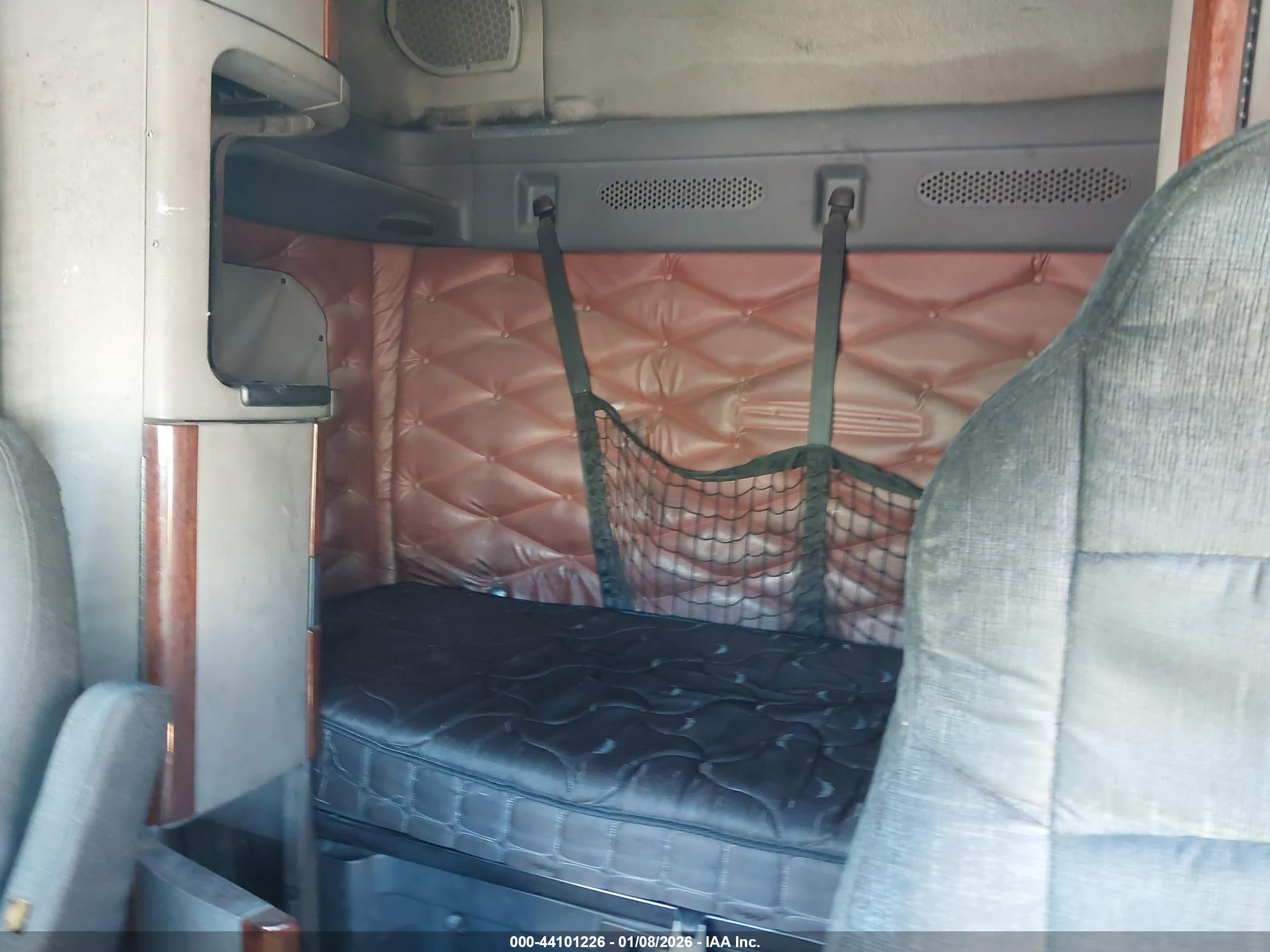 FREIGHTLINER CASCADIA image 7