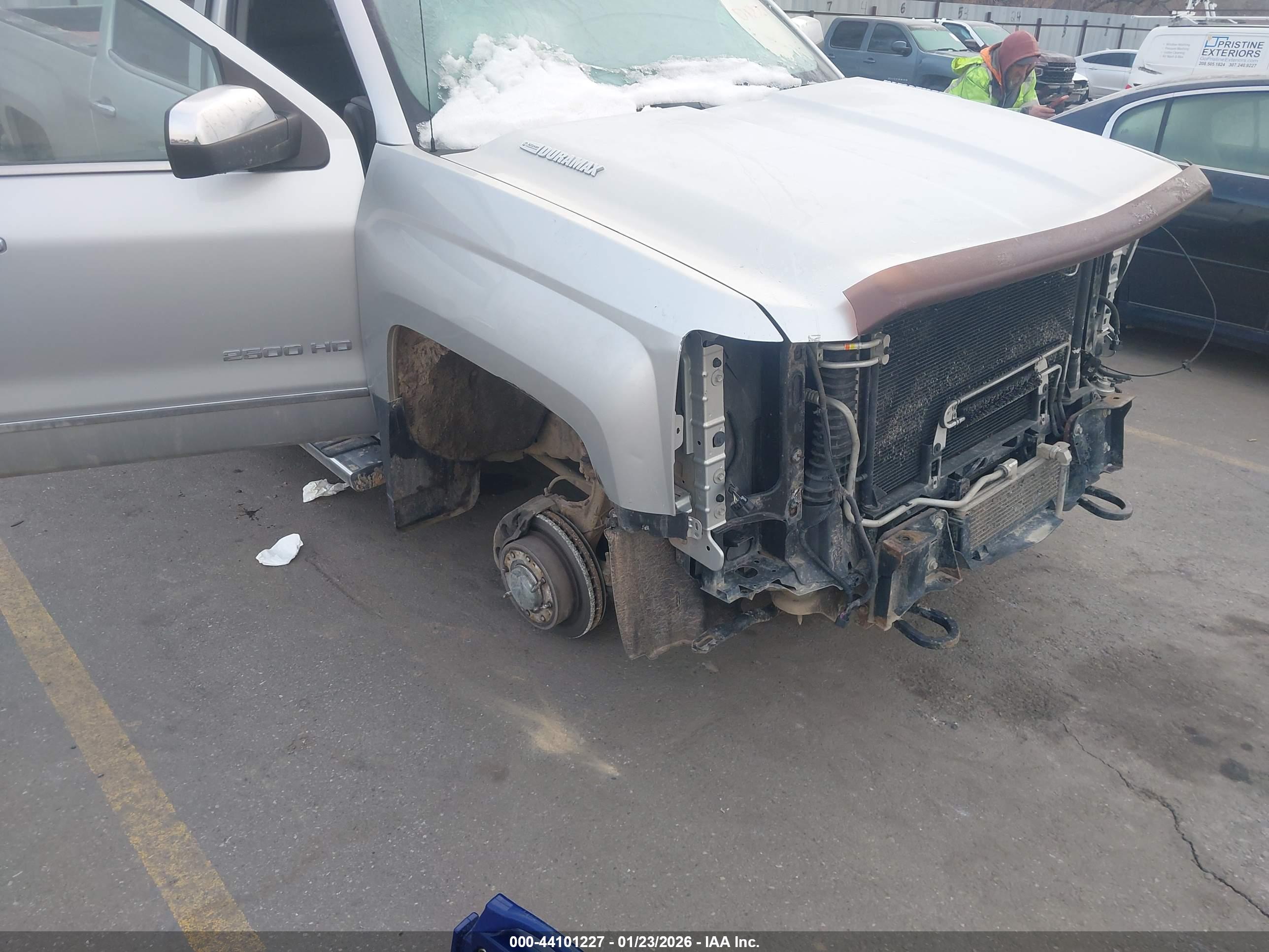 CHEVROLET SILVERADO image 6