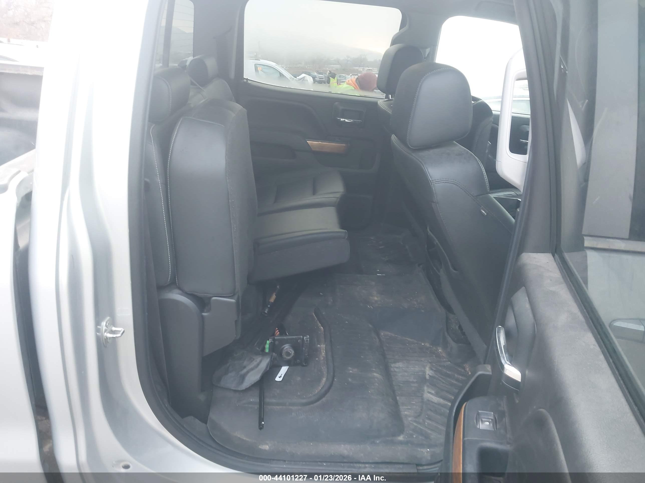 CHEVROLET SILVERADO image 8