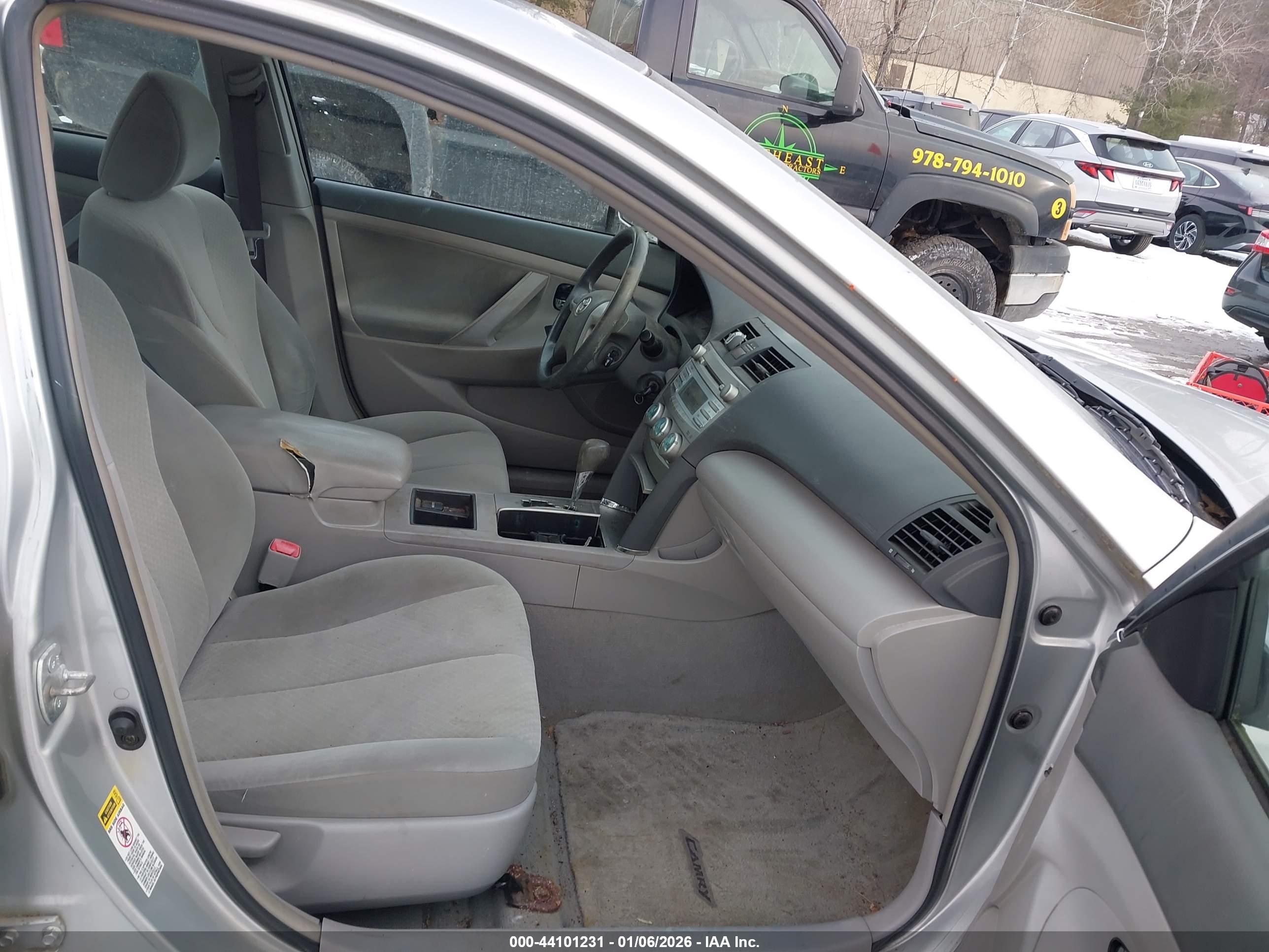TOYOTA CAMRY image 5