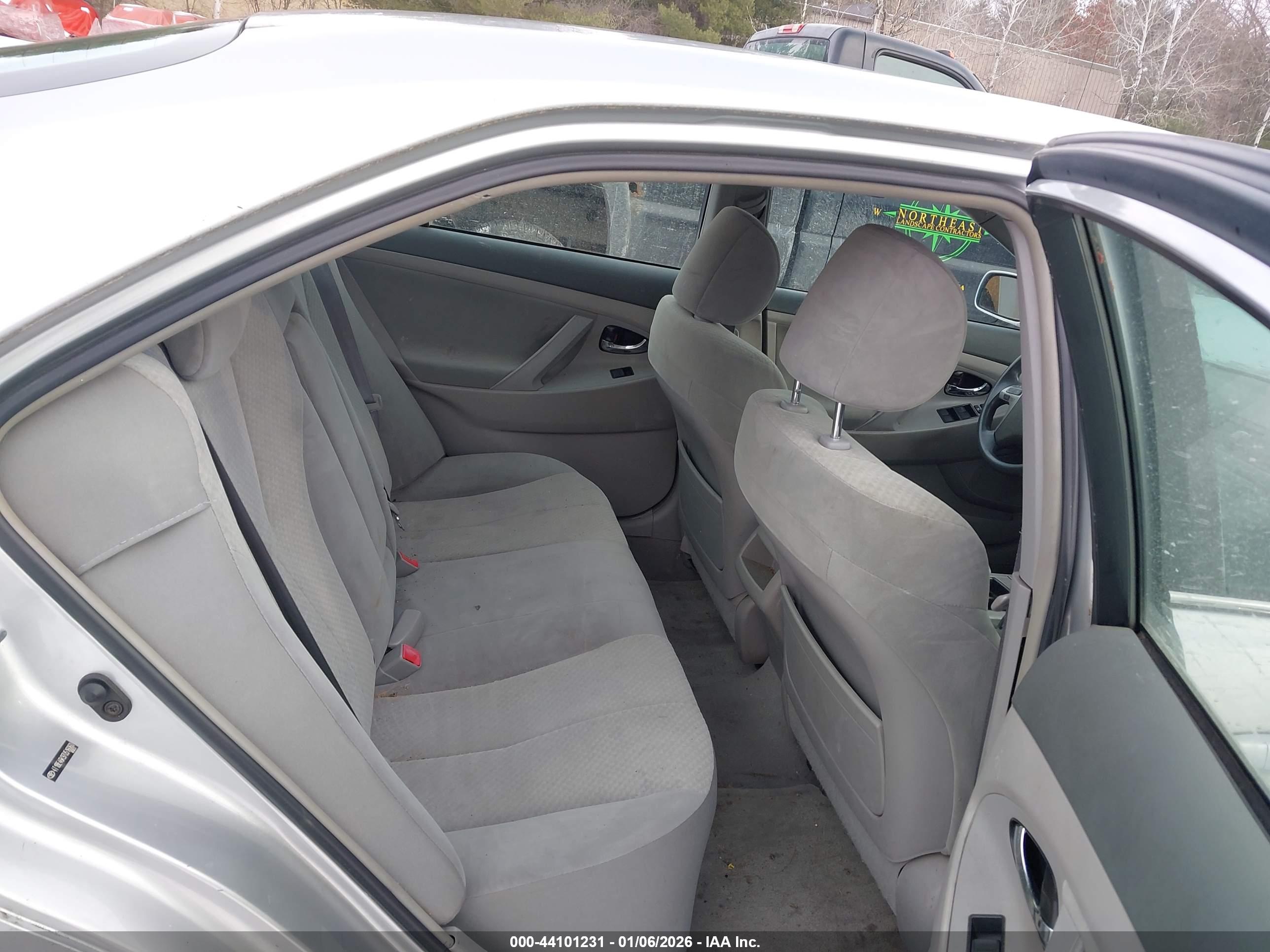 TOYOTA CAMRY image 8