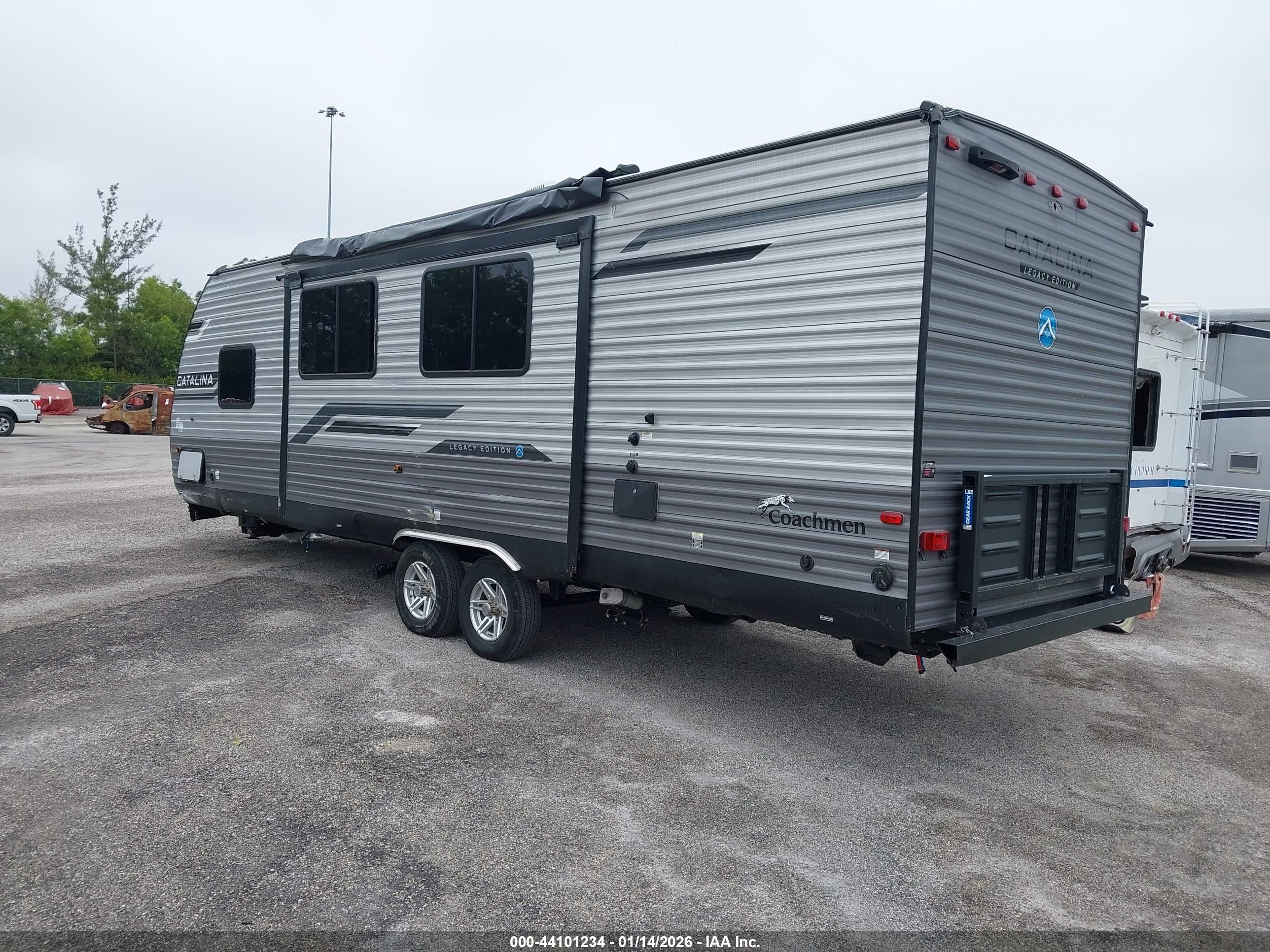 COACHMEN CATALINA image 3