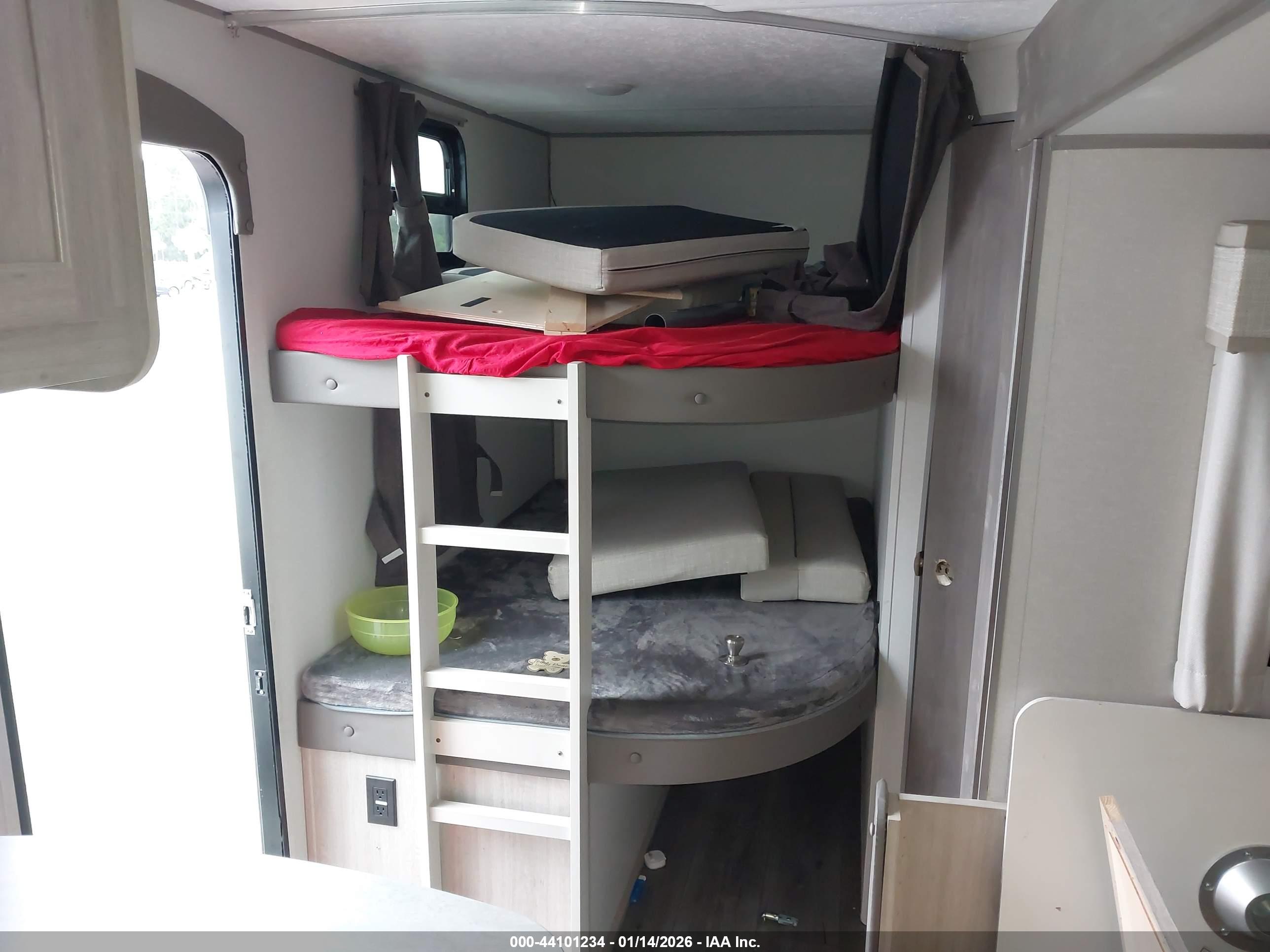 COACHMEN CATALINA image 8