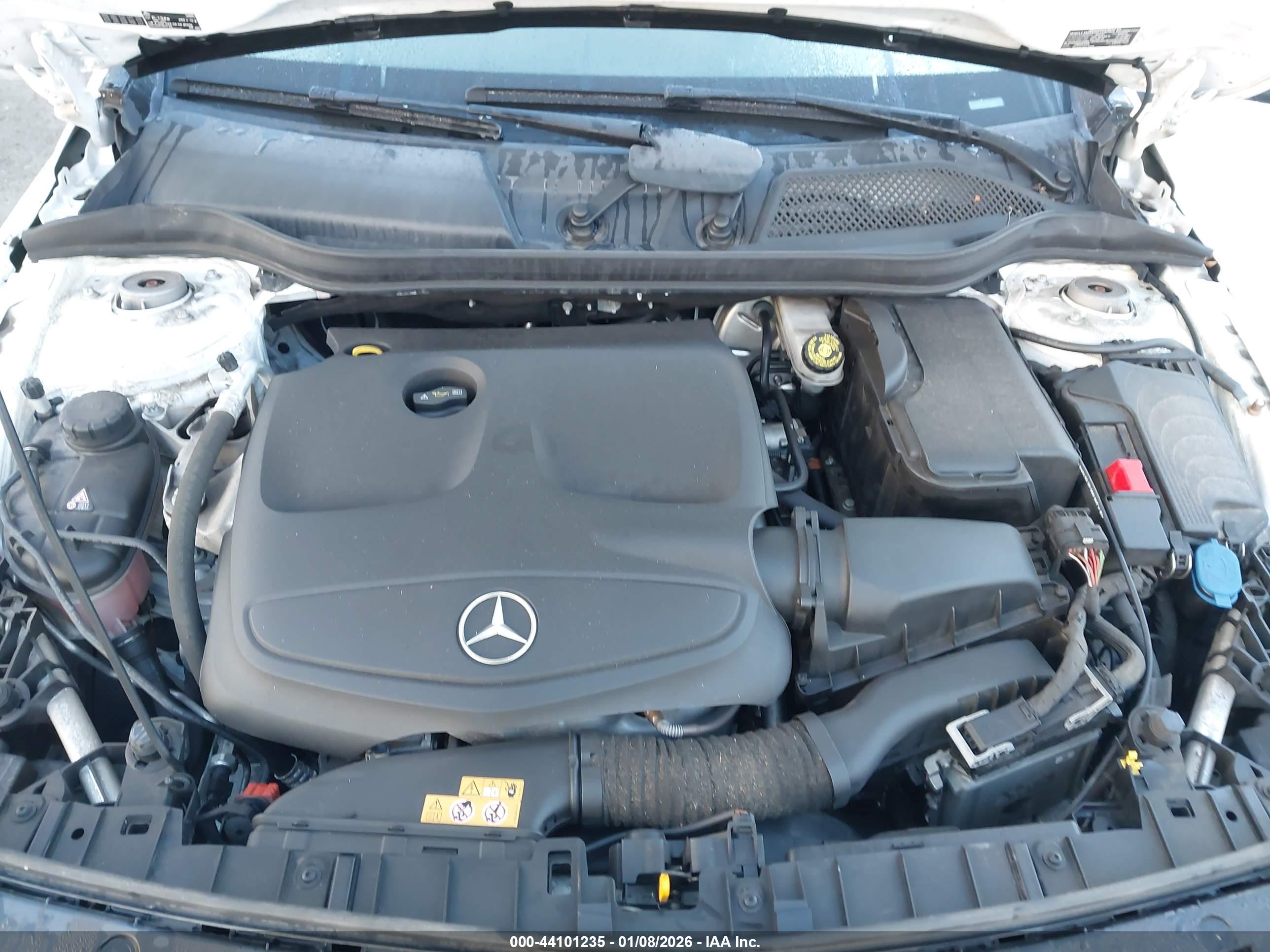 MERCEDES-BENZ GLA image 10