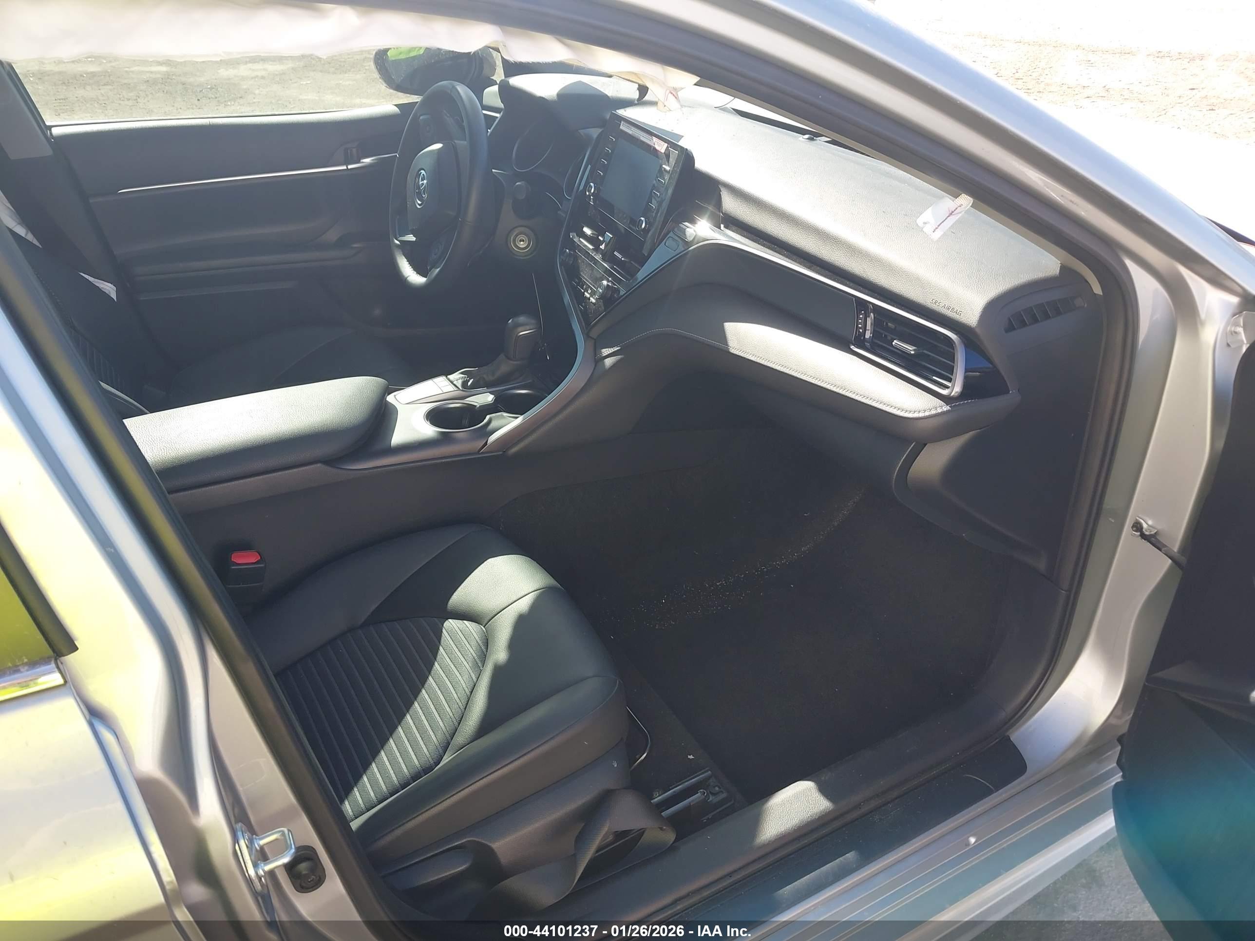 TOYOTA CAMRY image 5