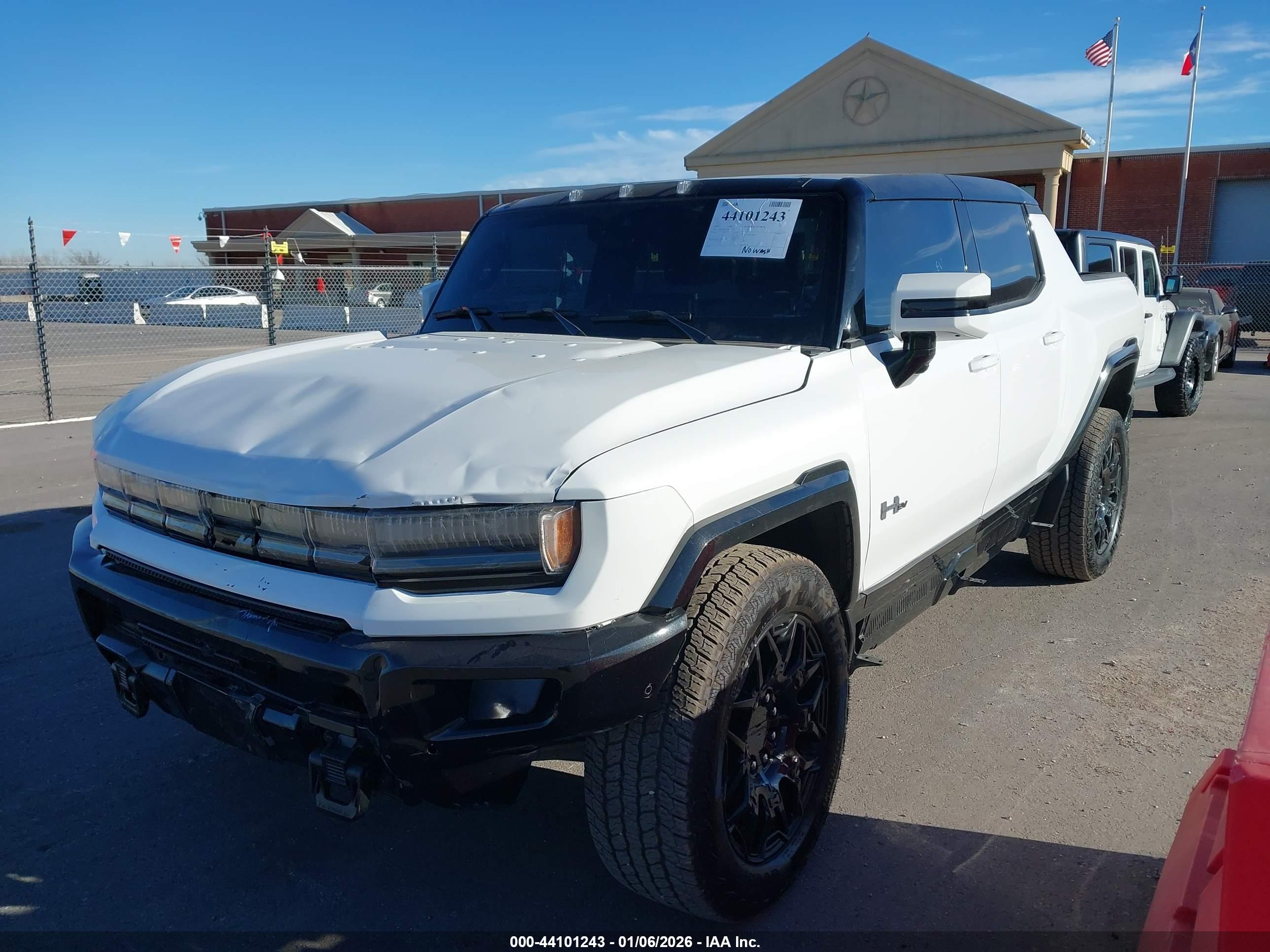 GMC HUMMER image 2