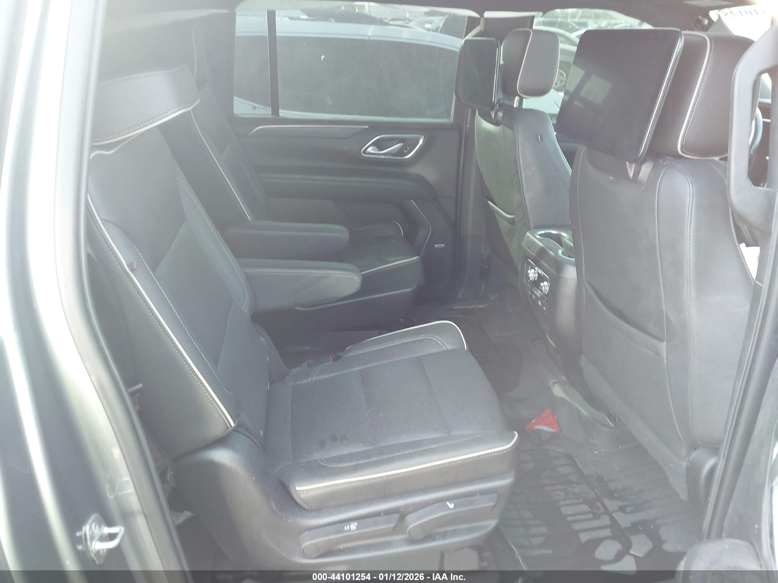 GMC YUKON image 8