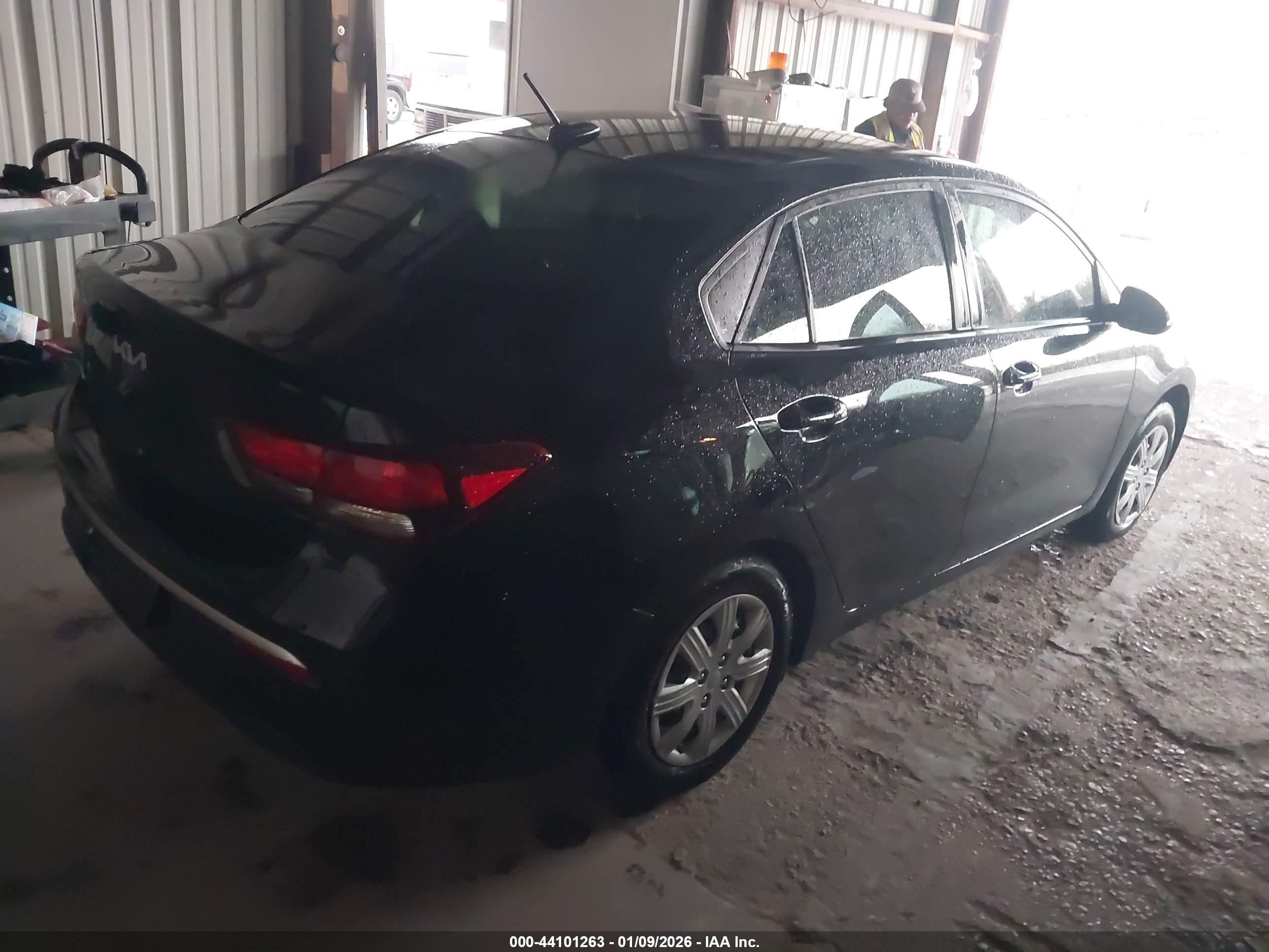 KIA RIO image 4