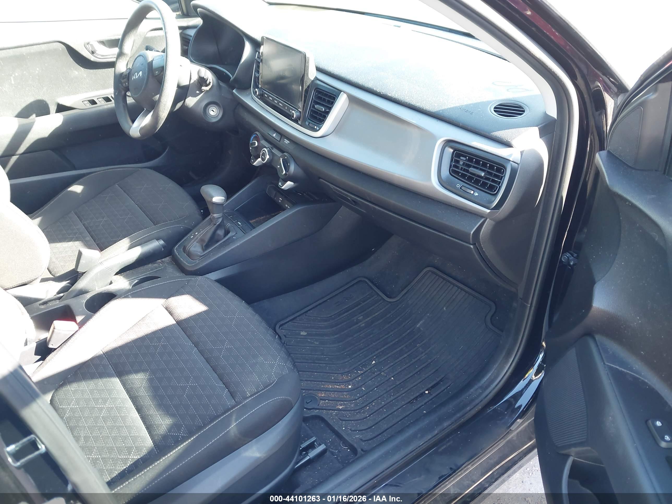 KIA RIO image 5