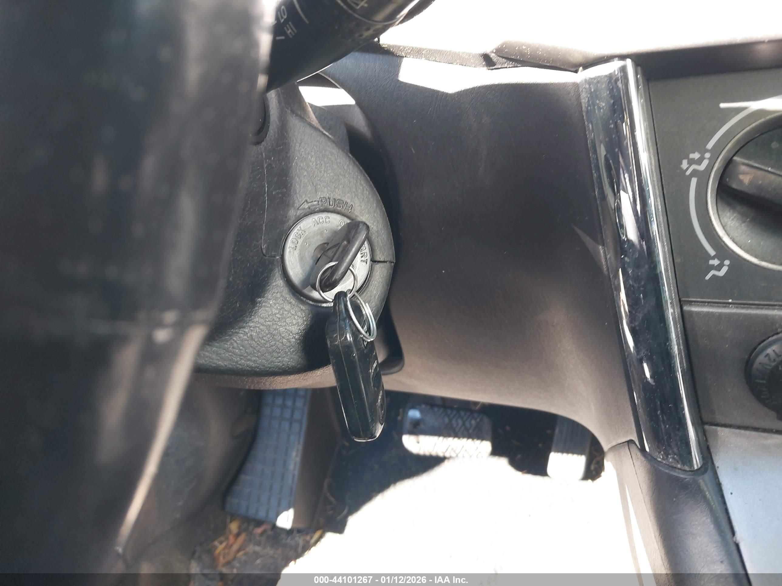 PONTIAC VIBE image 11